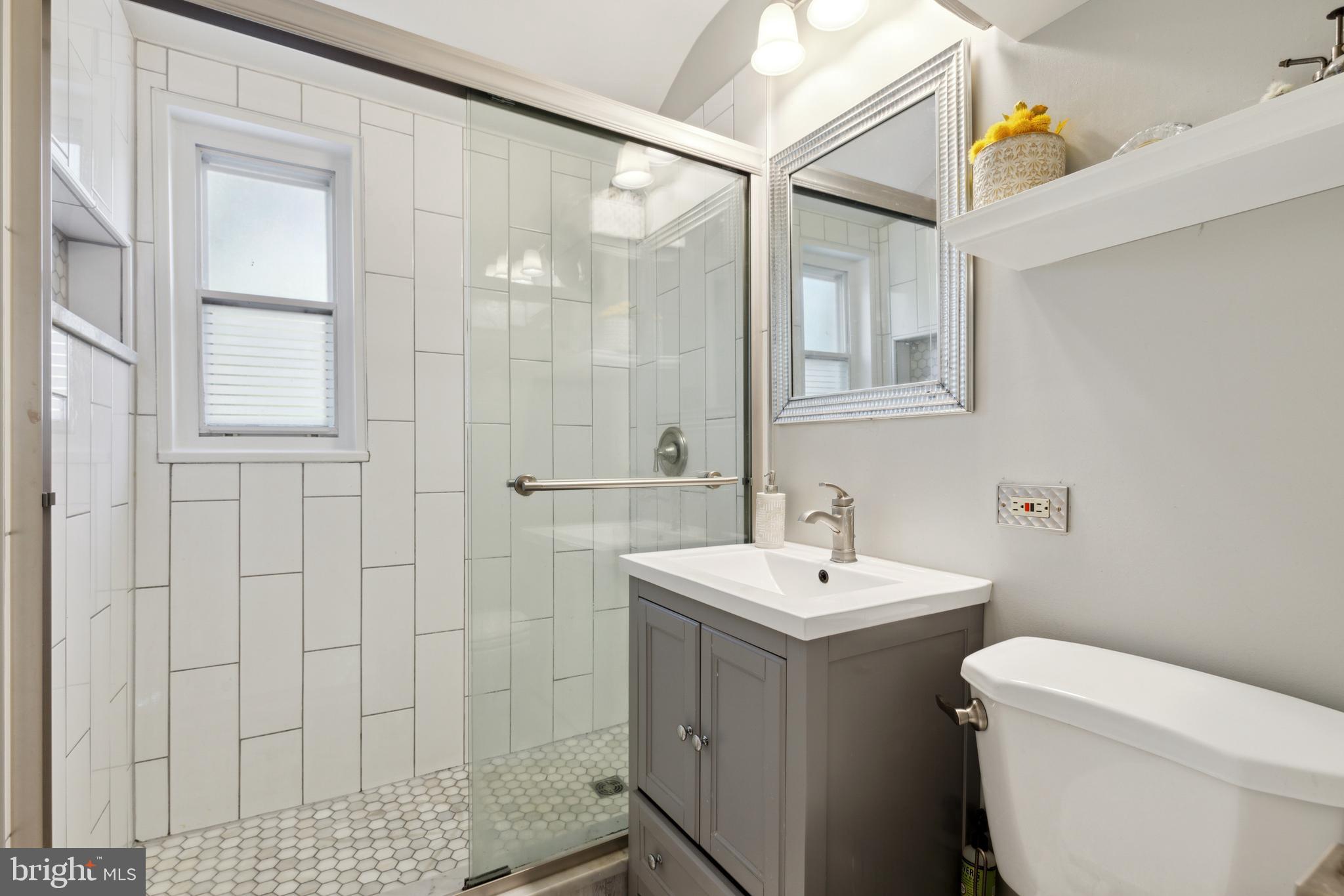 DONNA LEE GARDENS - Residential