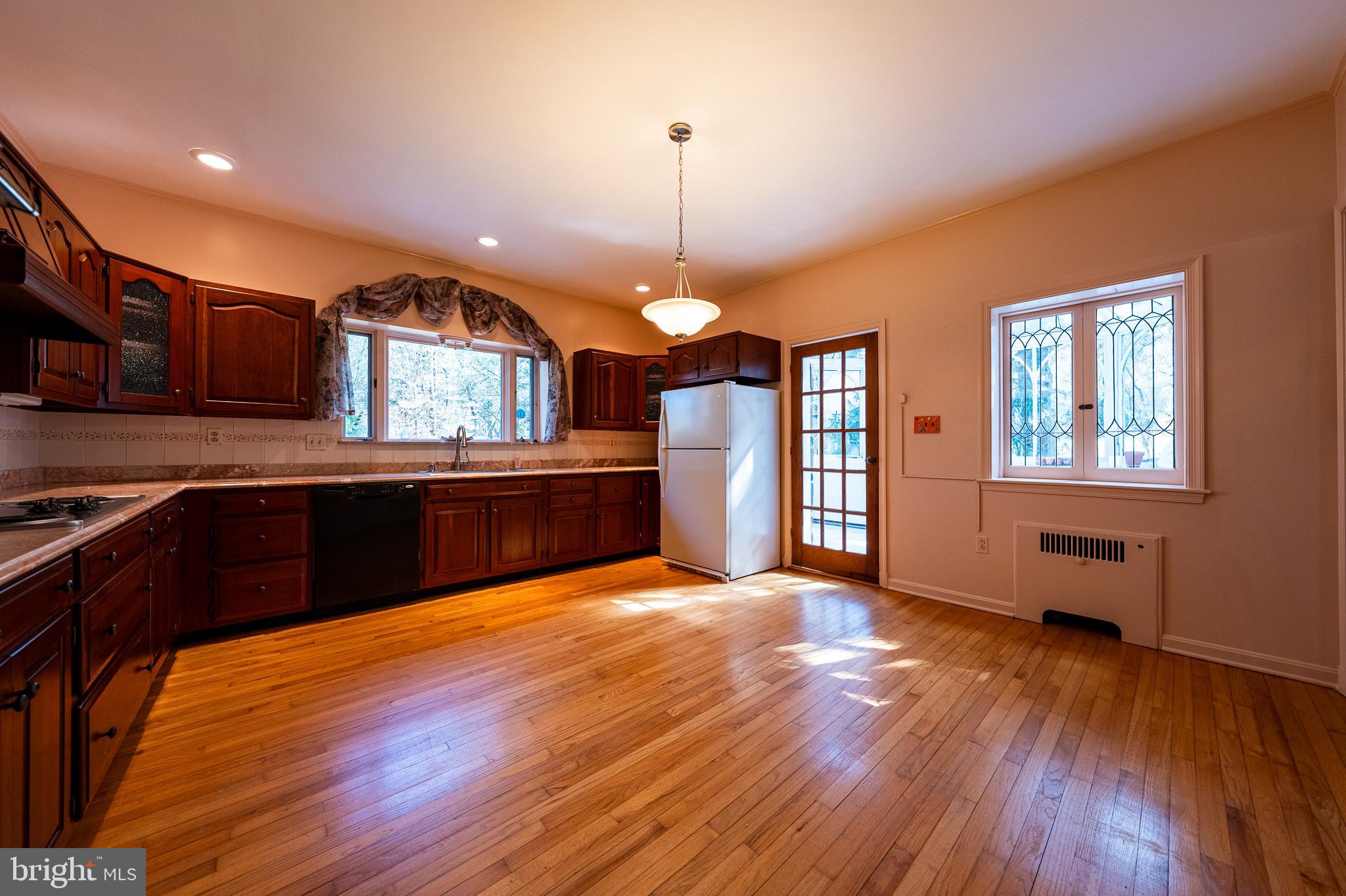 TOWSON ESTATES - Residential