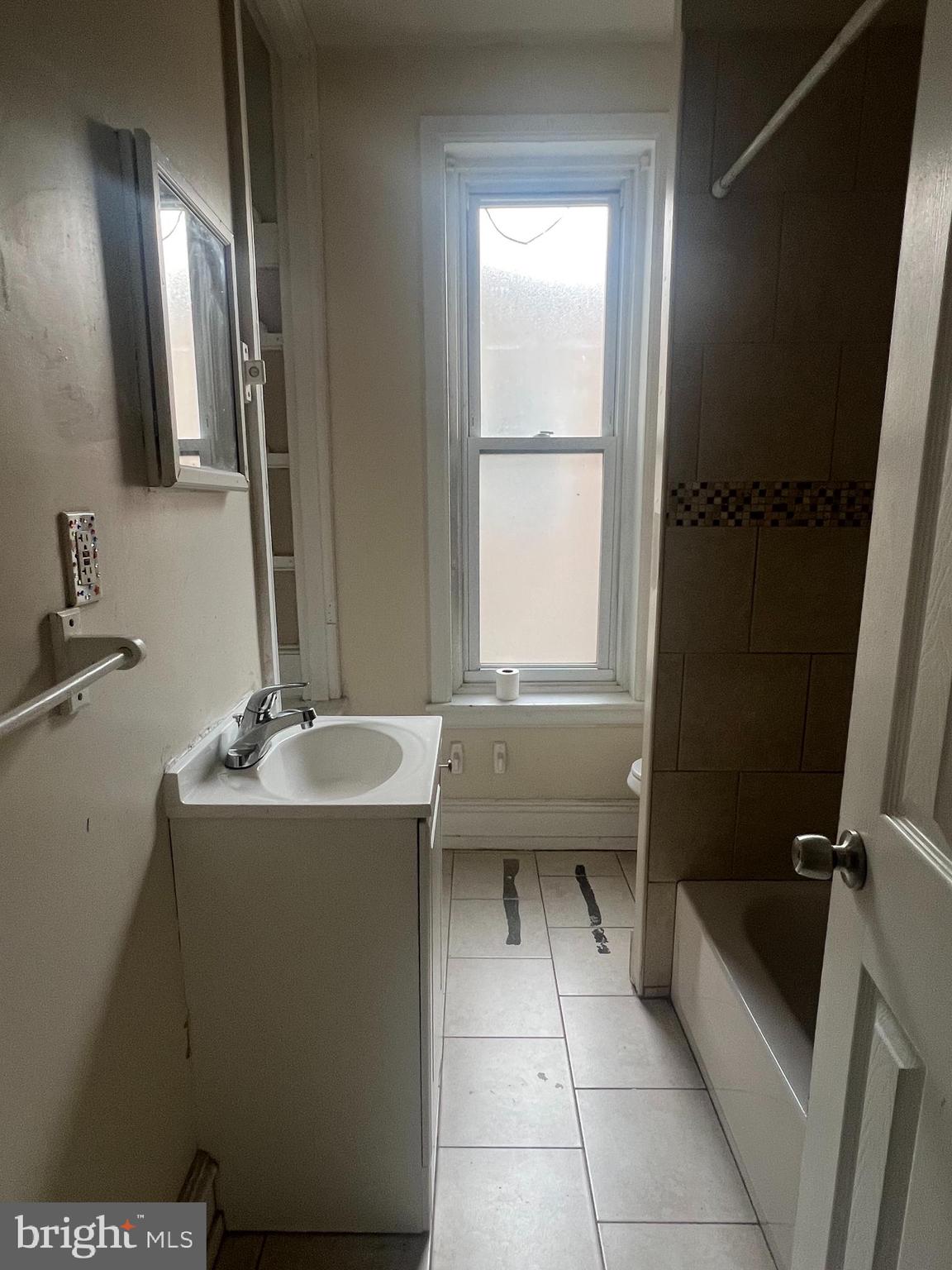 TEMPLE UNIVERSITY - Residential Lease