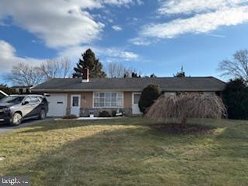 Photo of 404 Windy Tor Road, LEOLA, PA 17540 (MLS # PALA2083464)