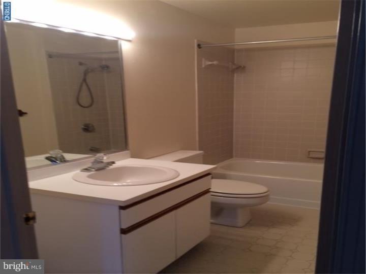 ART MUSEUM AREA - Residential Lease