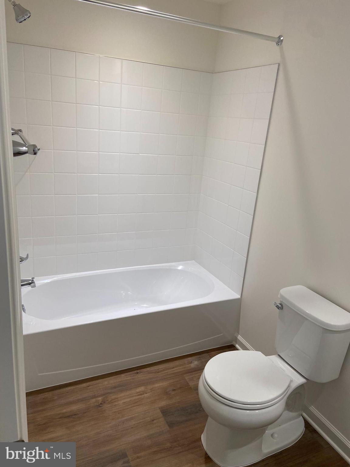 OVERLOOK AT RIVERSIDE TOWNHOMES - Residential Lease