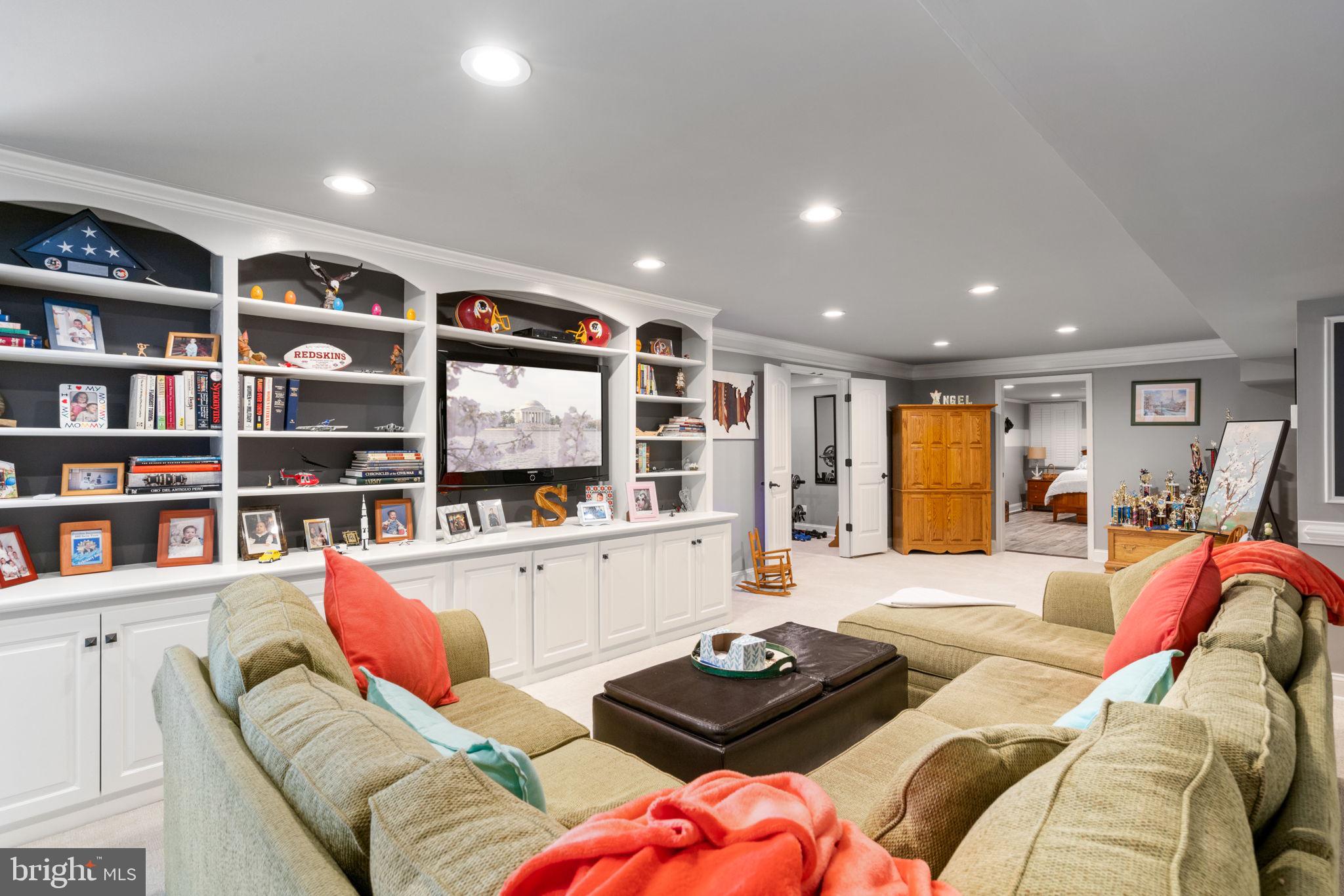 BARRINGTON OAKS - Residential