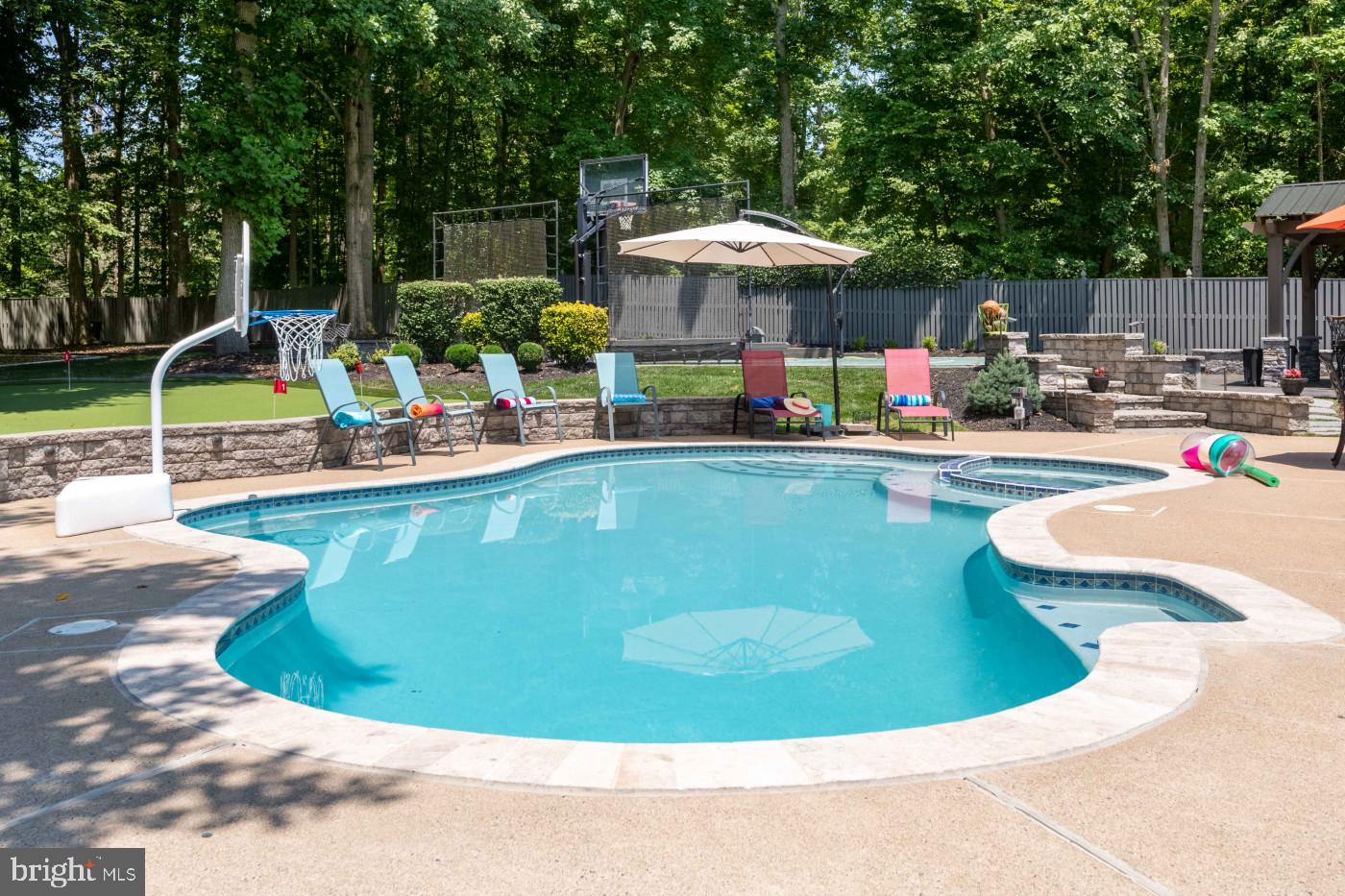 BARRINGTON OAKS - Residential