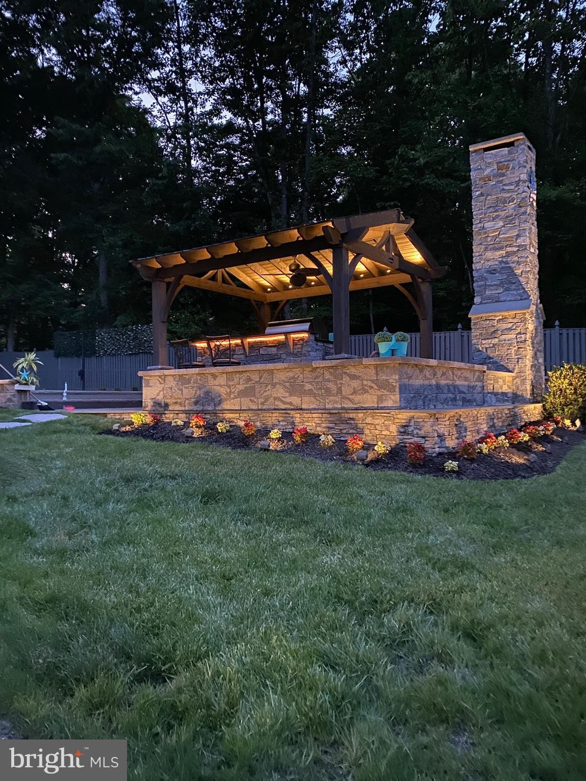 BARRINGTON OAKS - Residential