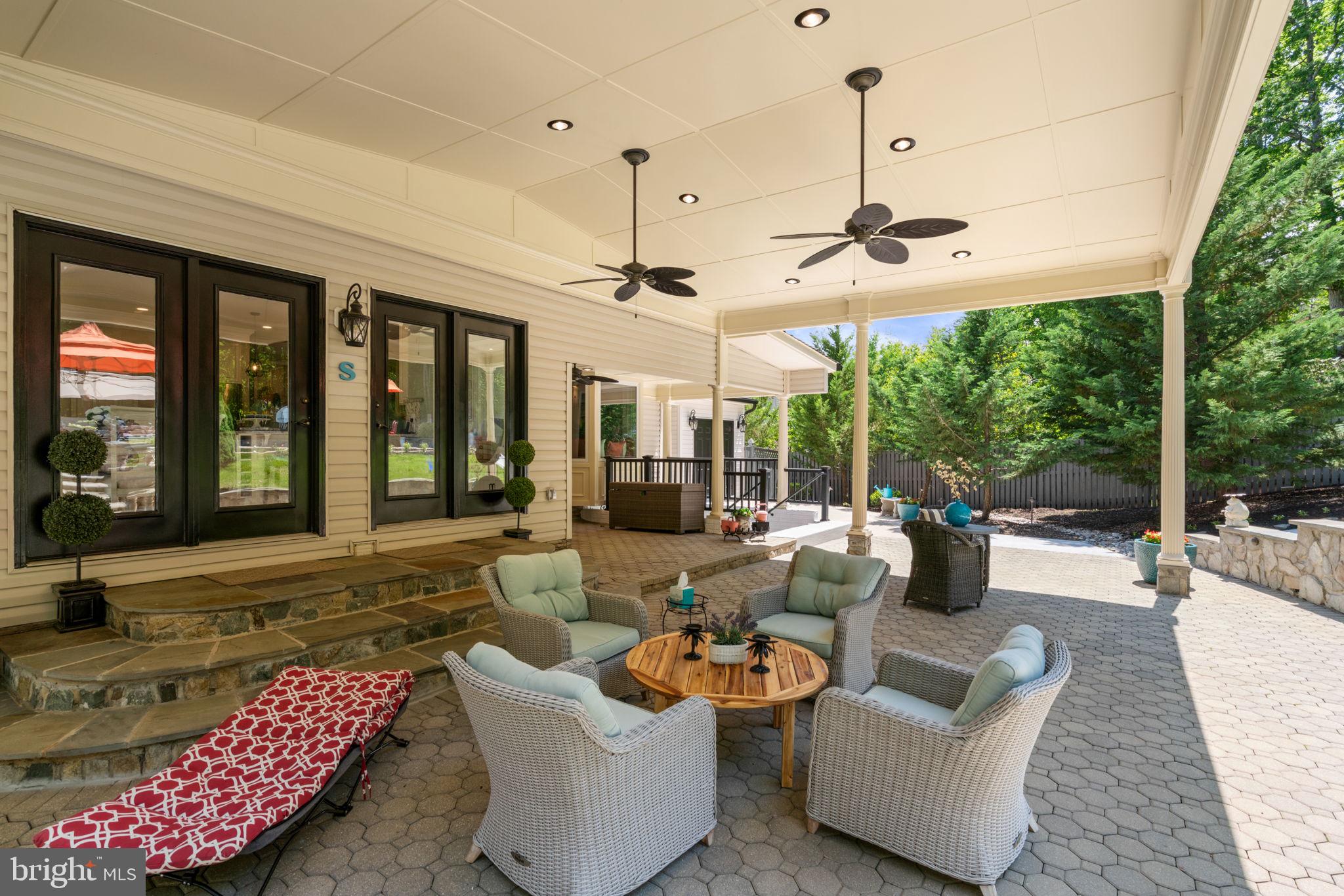 BARRINGTON OAKS - Residential