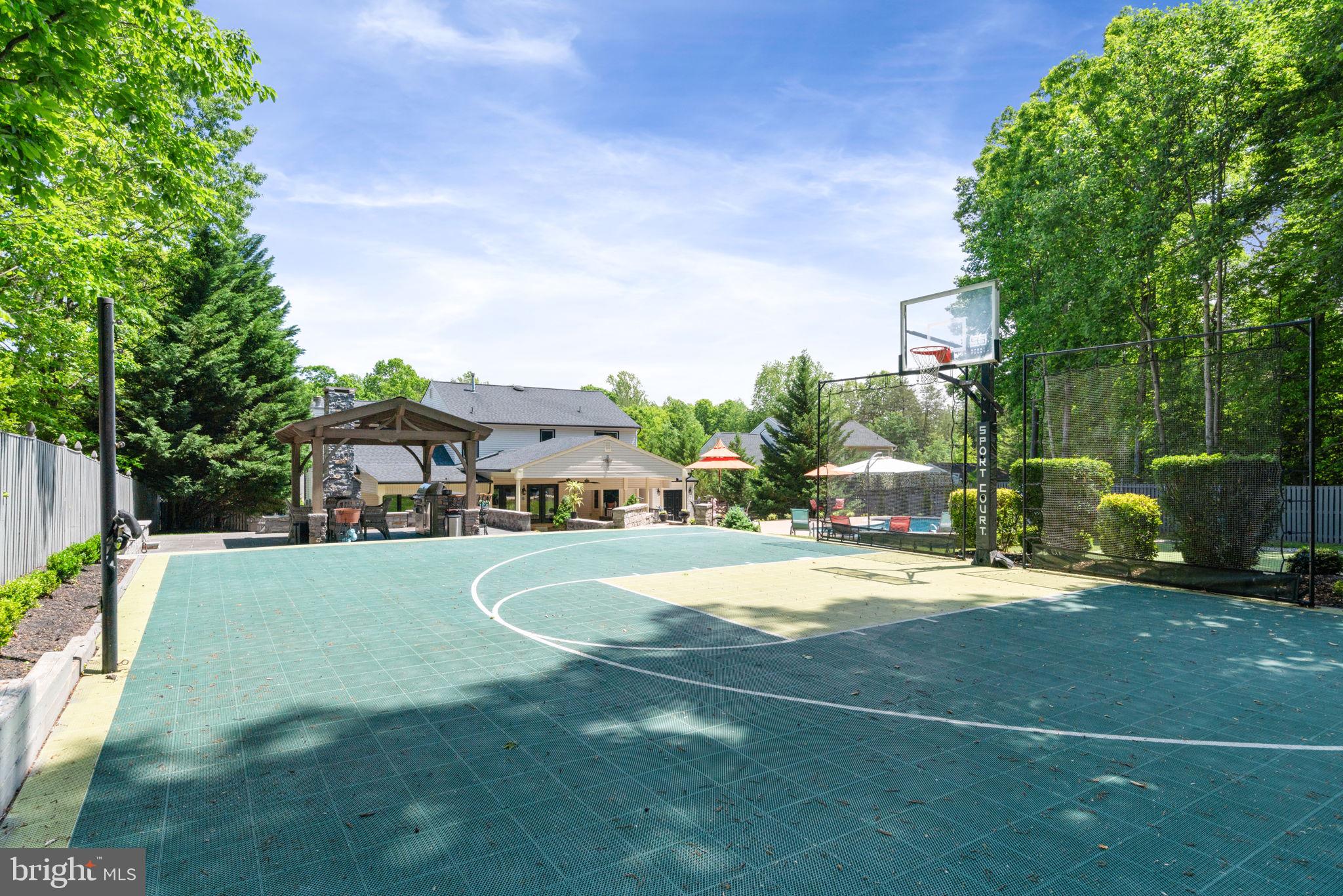 BARRINGTON OAKS - Residential