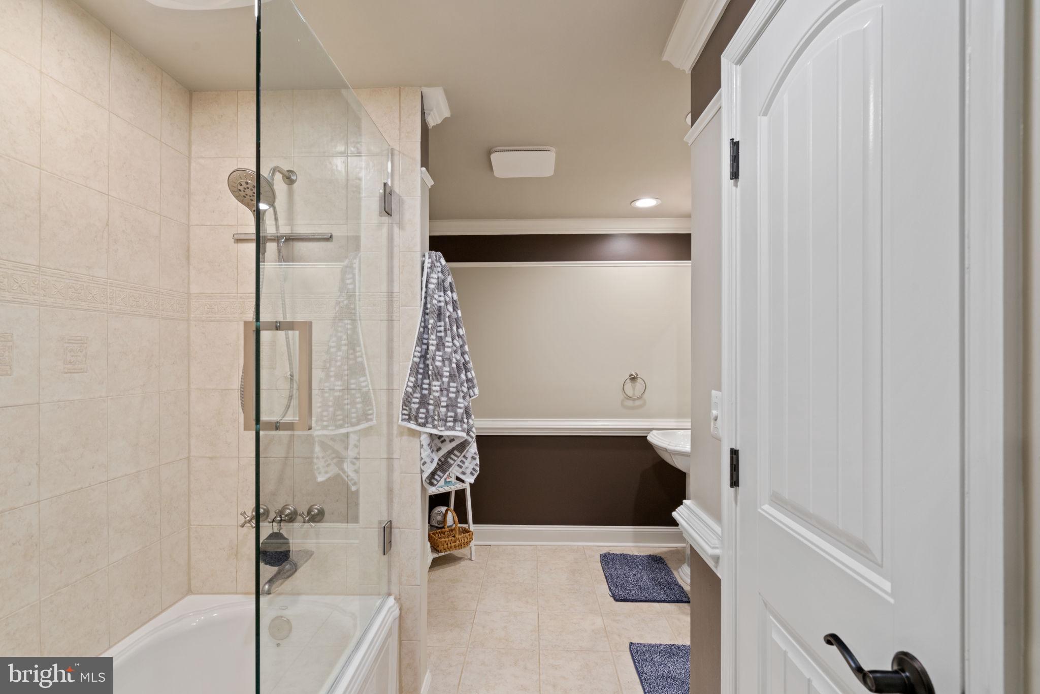 BARRINGTON OAKS - Residential