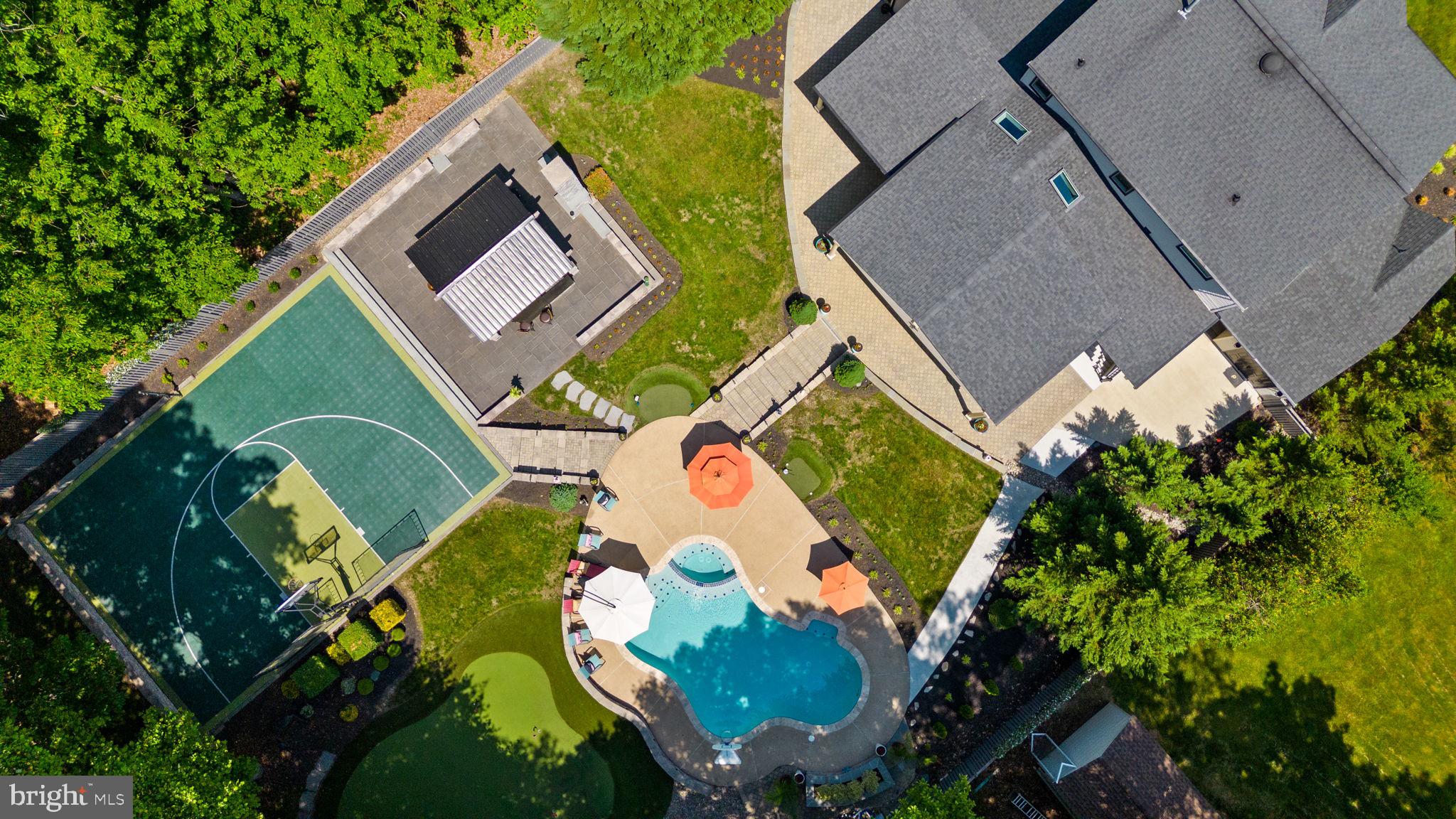 BARRINGTON OAKS - Residential