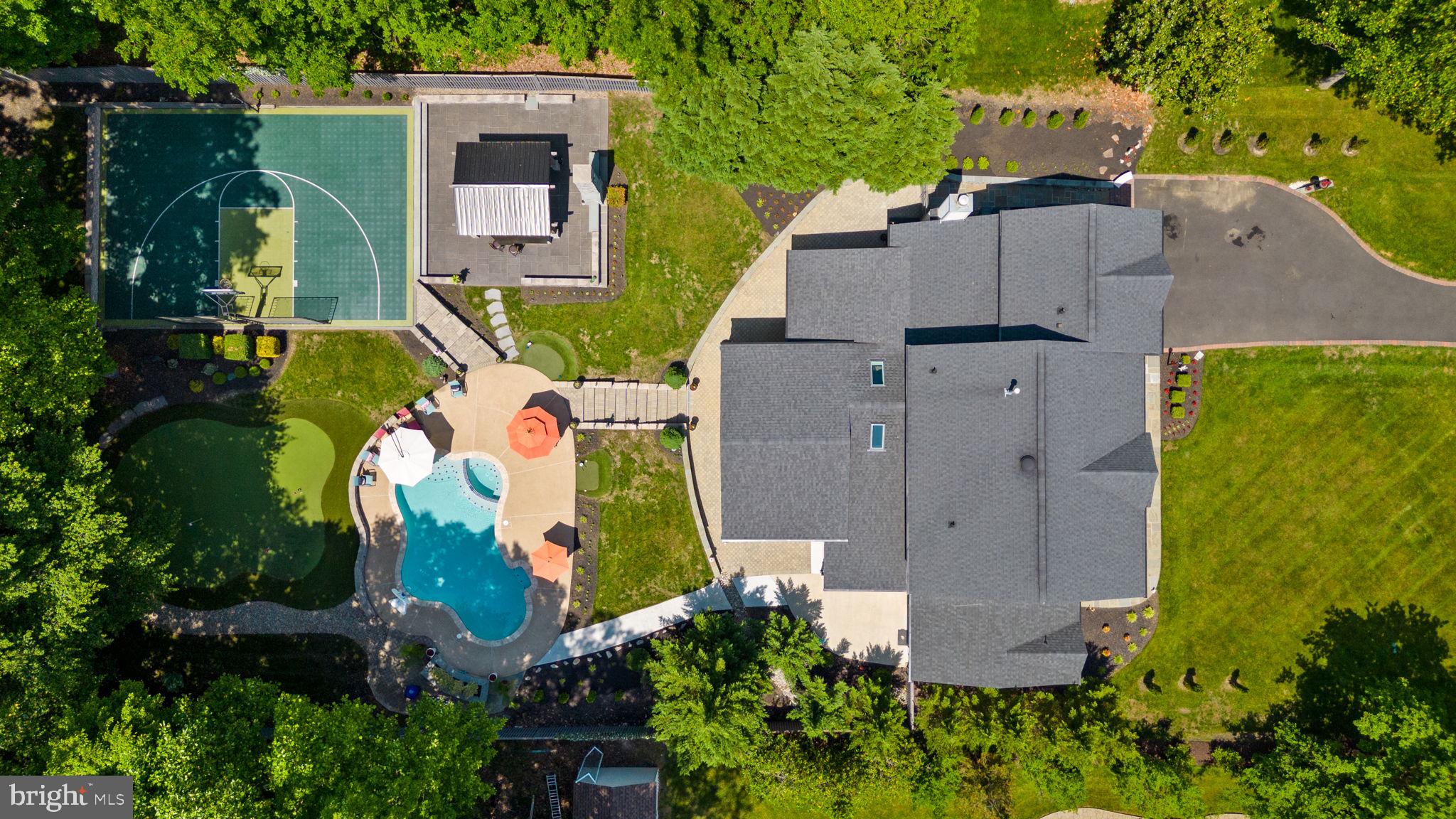 BARRINGTON OAKS - Residential