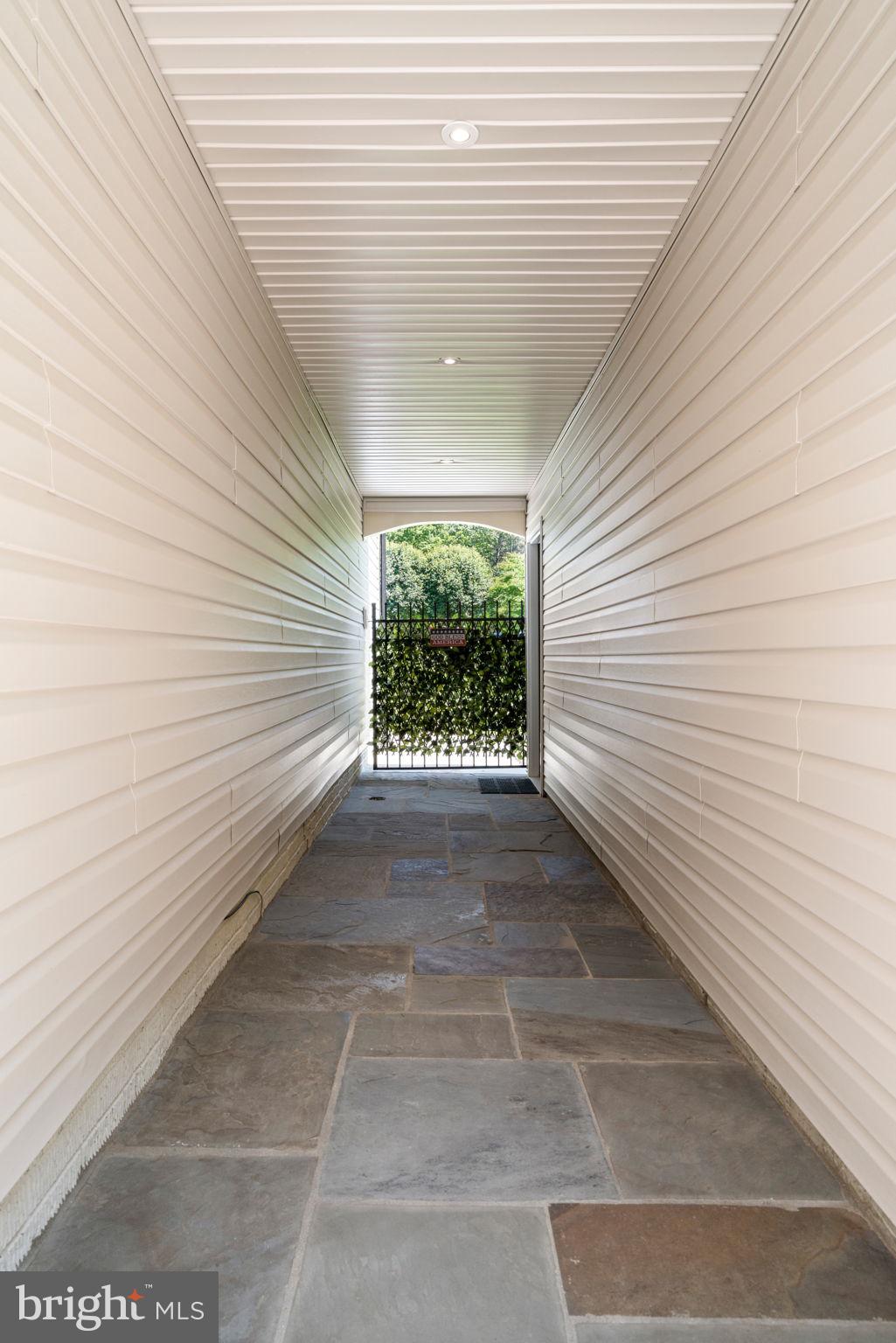 BARRINGTON OAKS - Residential