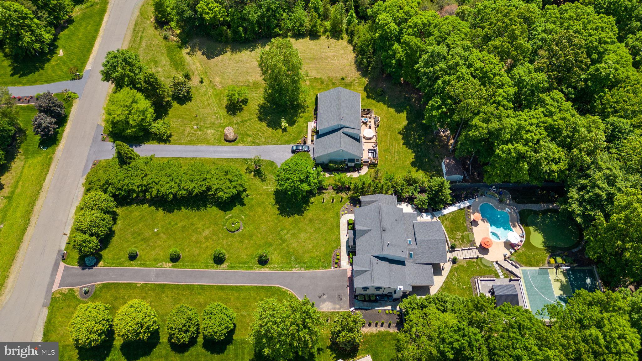 BARRINGTON OAKS - Residential