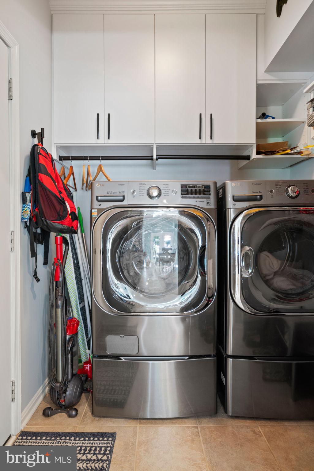 BARRINGTON OAKS - Residential