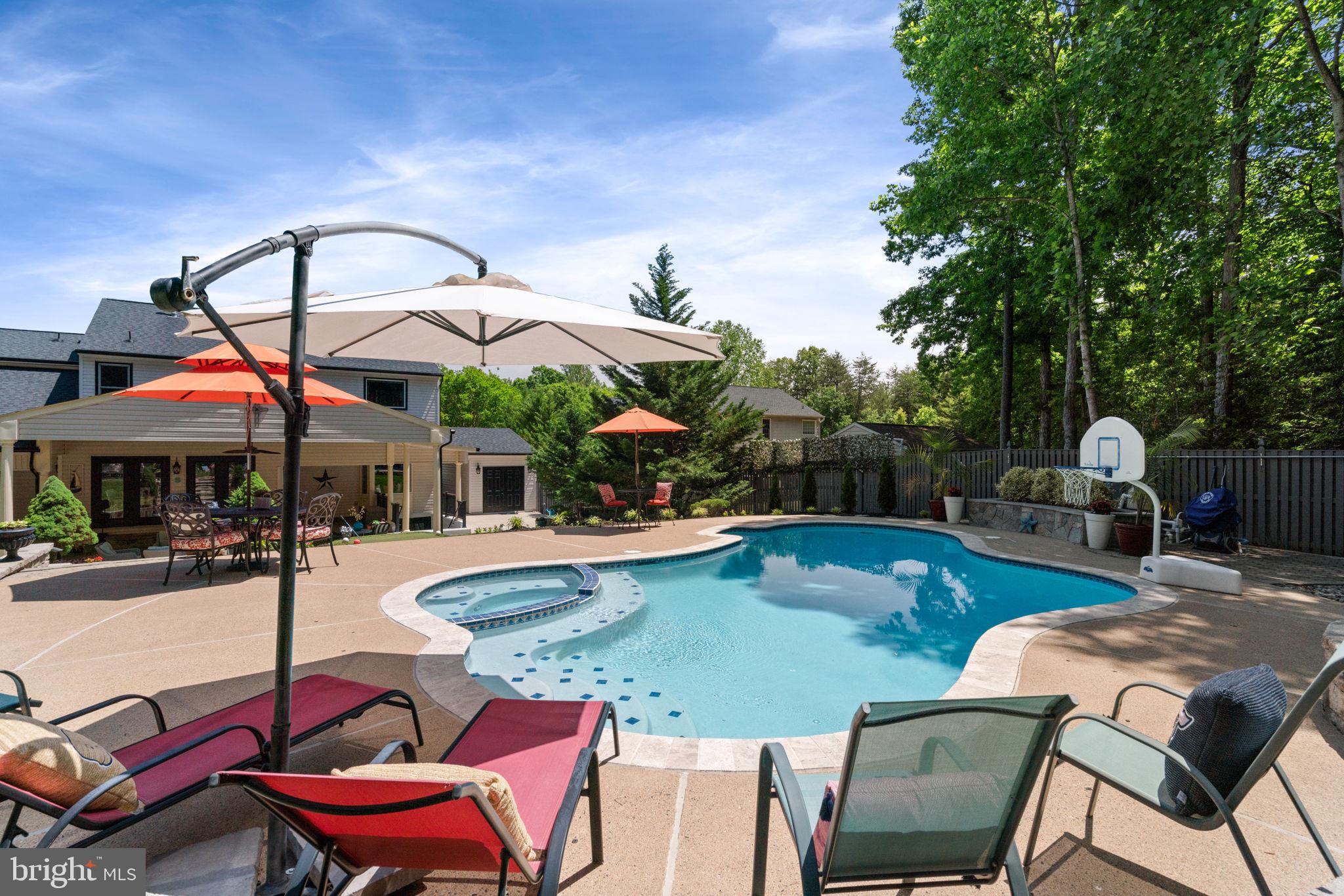 BARRINGTON OAKS - Residential