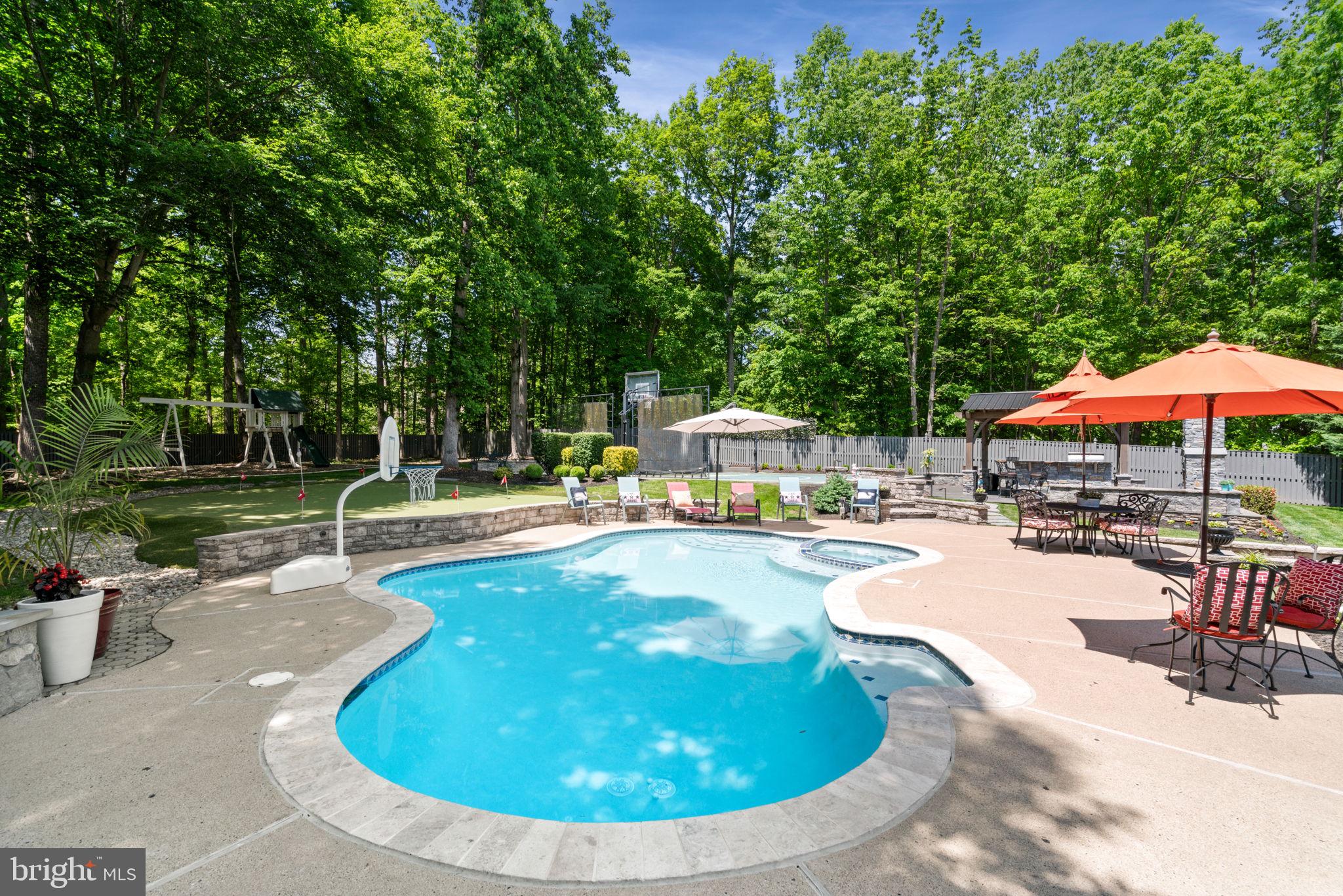 BARRINGTON OAKS - Residential