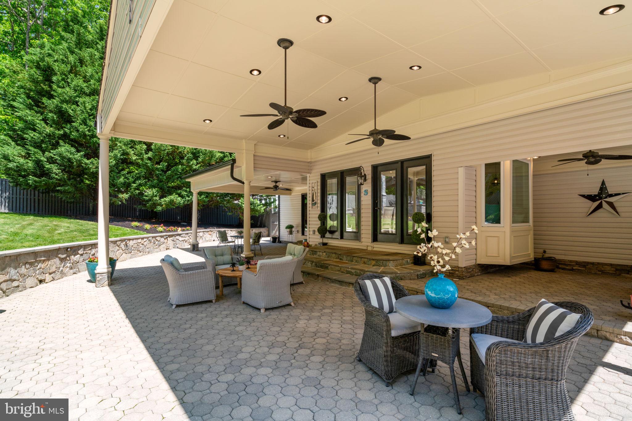 BARRINGTON OAKS - Residential