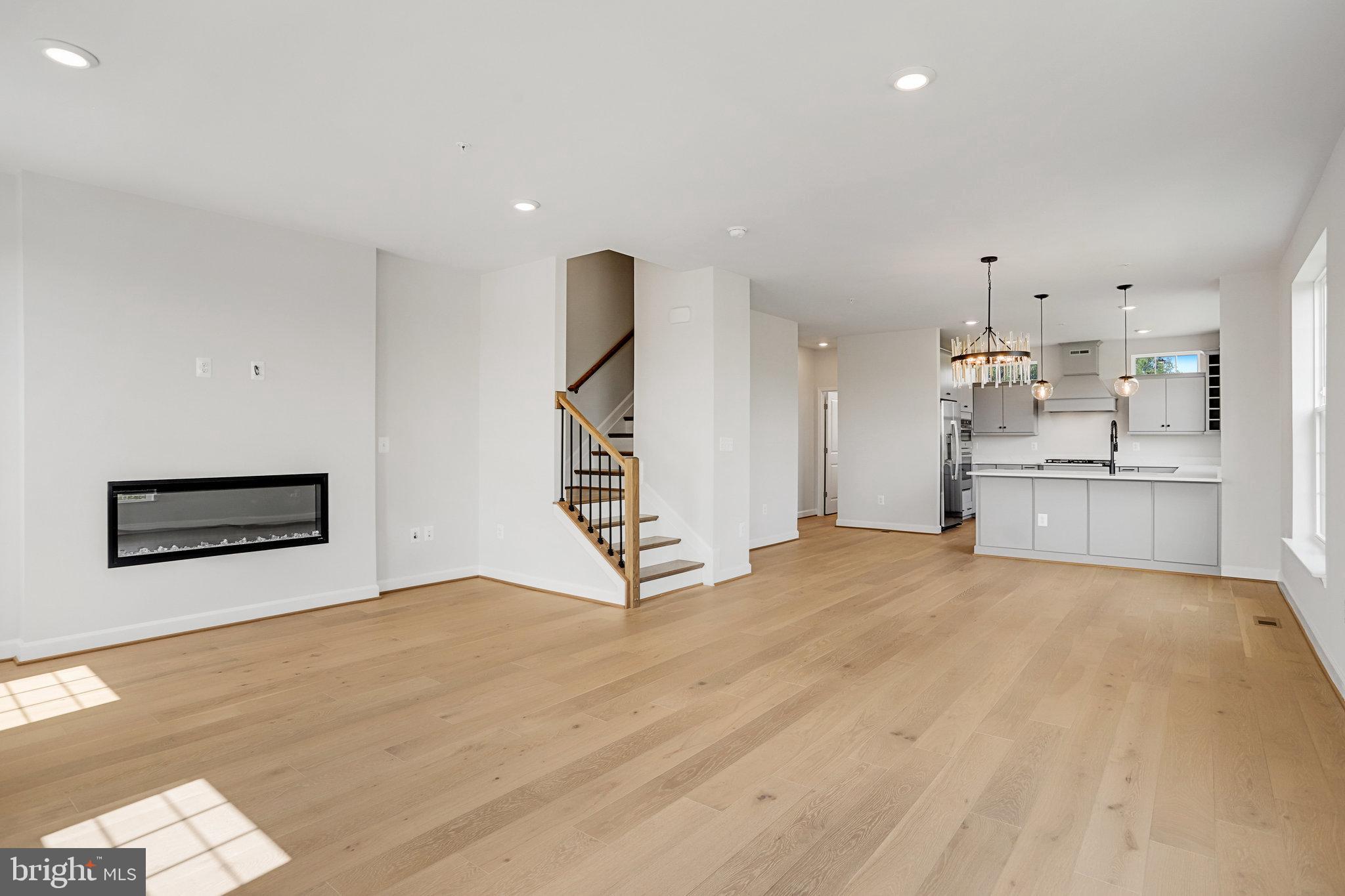 POTOMAC OVERLOOK - Residential