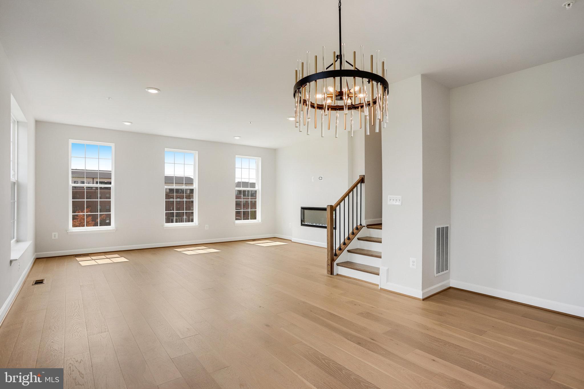 POTOMAC OVERLOOK - Residential