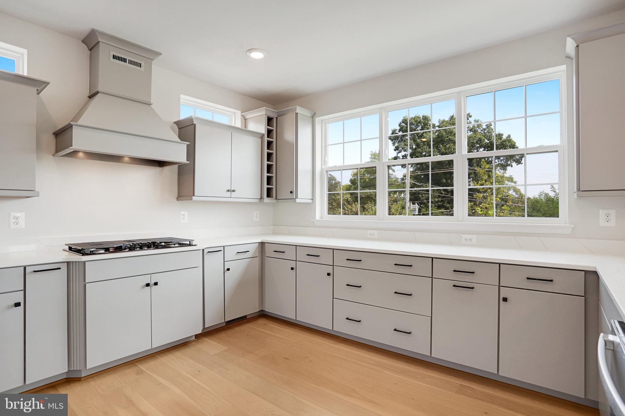 POTOMAC OVERLOOK - Residential