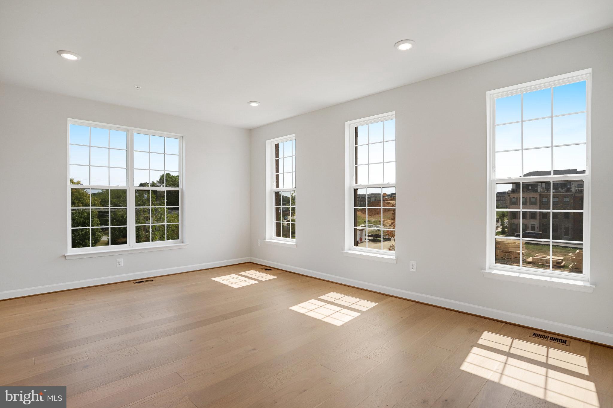 POTOMAC OVERLOOK - Residential