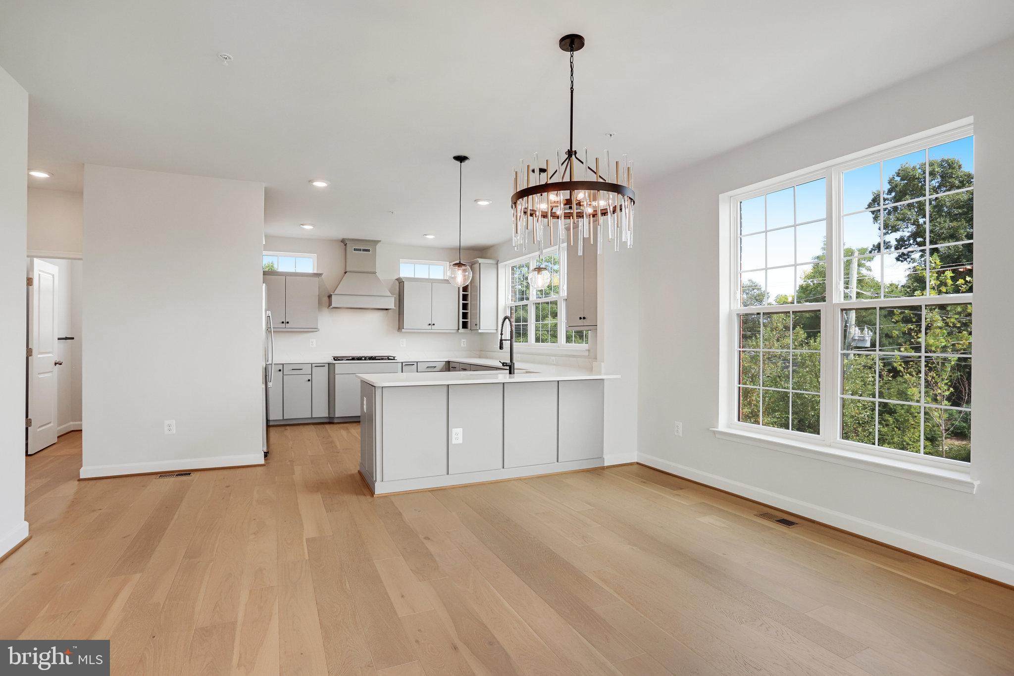 POTOMAC OVERLOOK - Residential