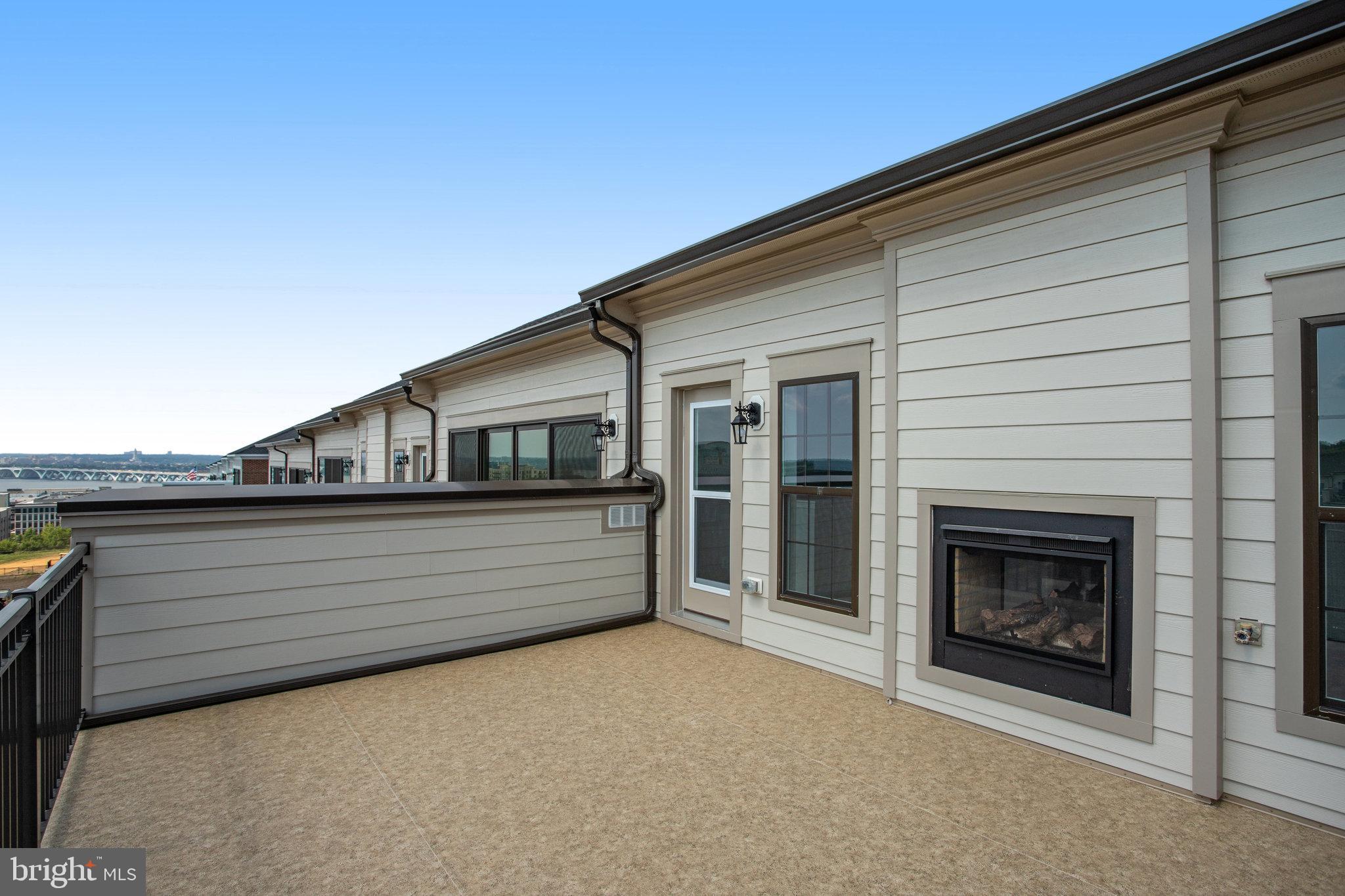 POTOMAC OVERLOOK - Residential