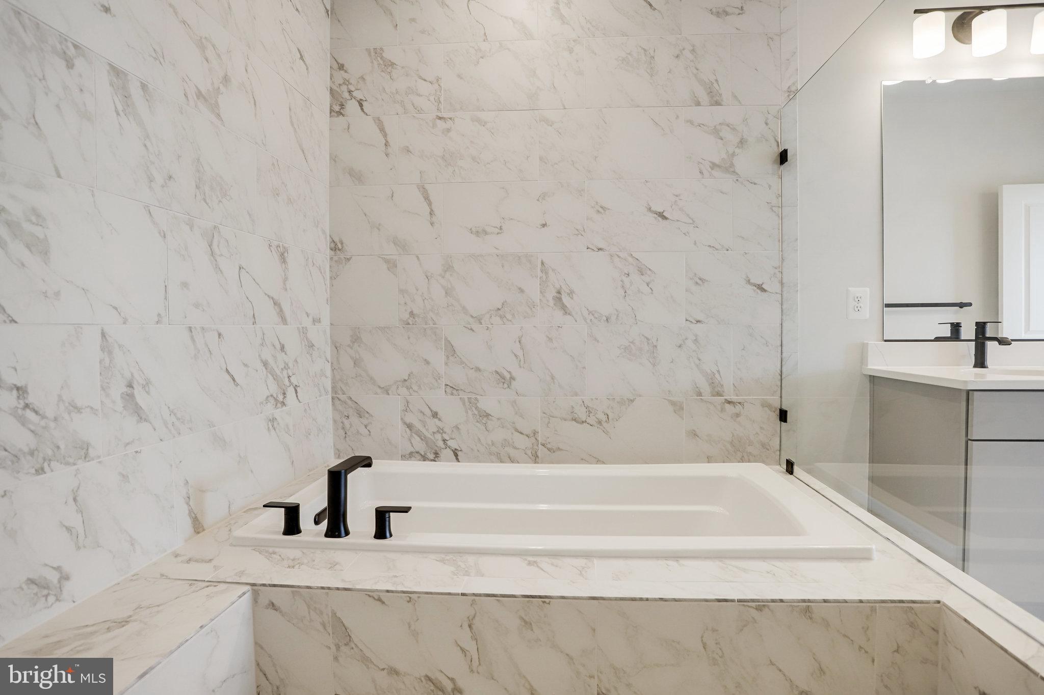 POTOMAC OVERLOOK - Residential