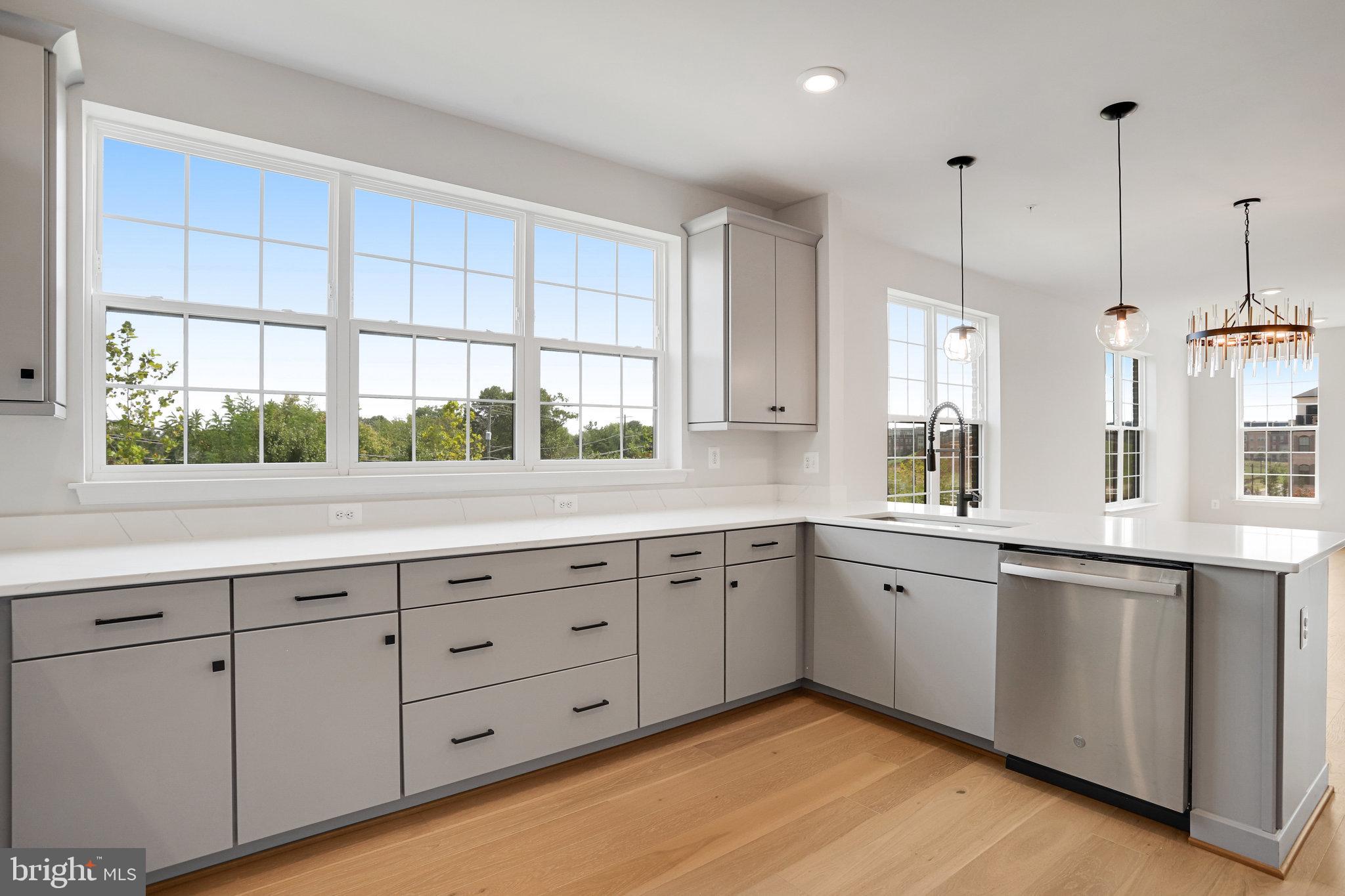 POTOMAC OVERLOOK - Residential