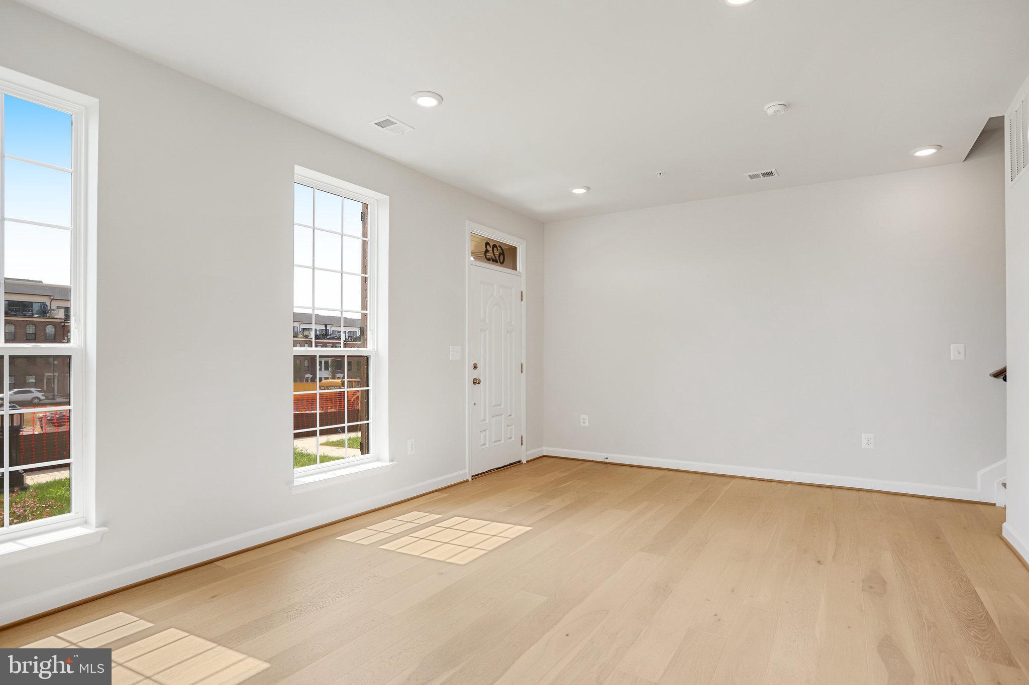 POTOMAC OVERLOOK - Residential