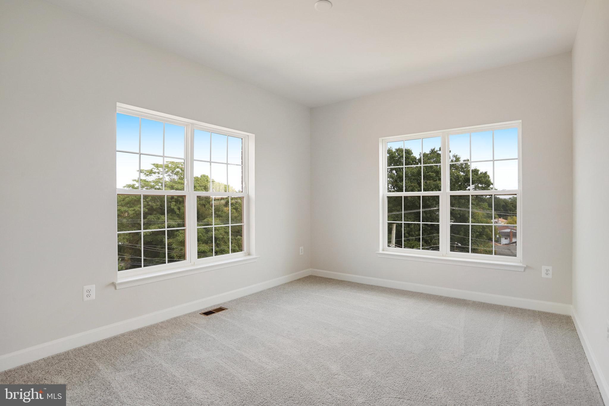 POTOMAC OVERLOOK - Residential