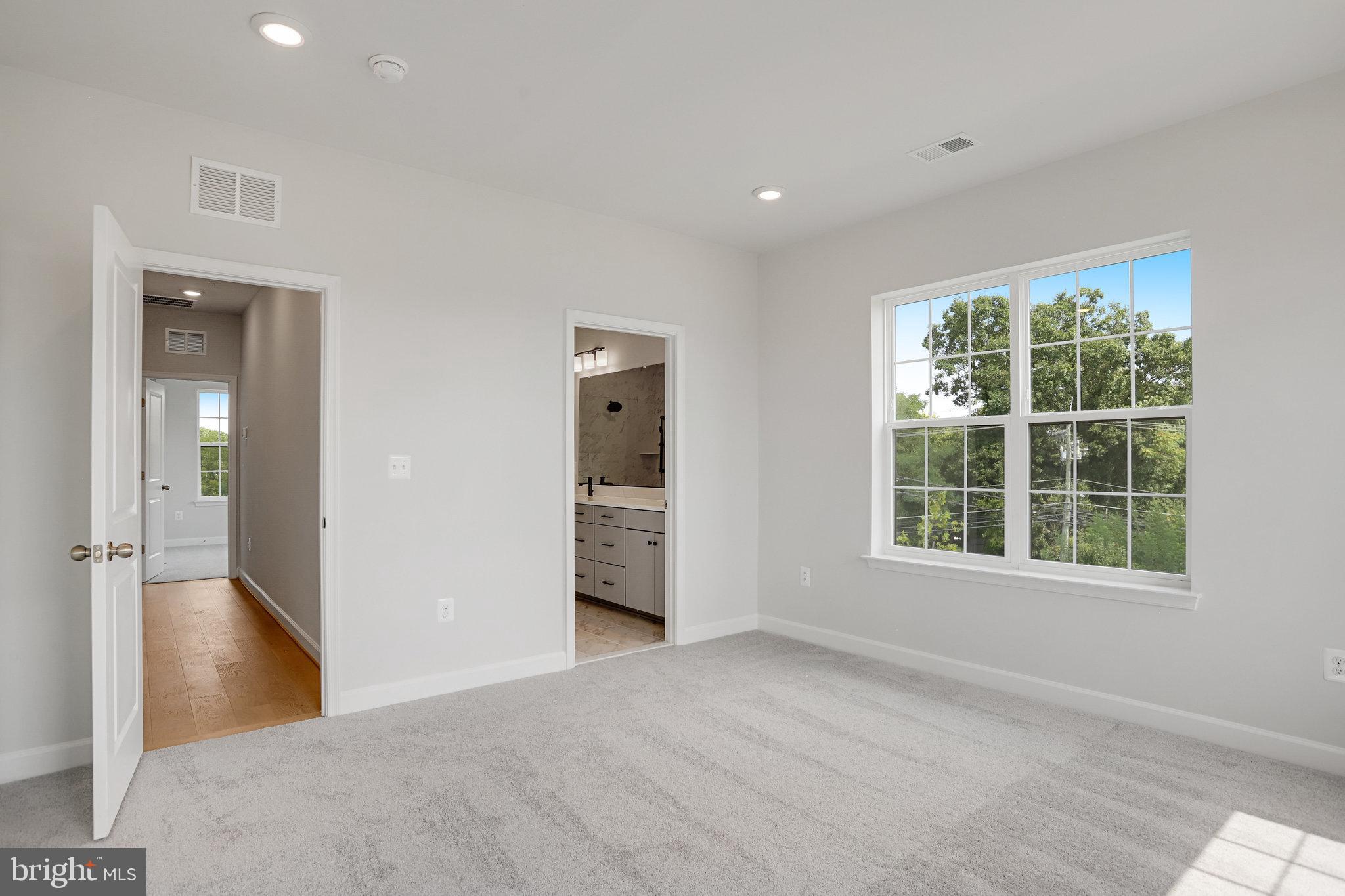 POTOMAC OVERLOOK - Residential