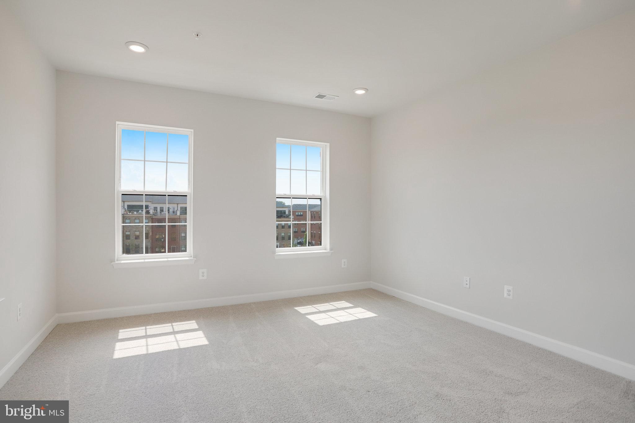 POTOMAC OVERLOOK - Residential