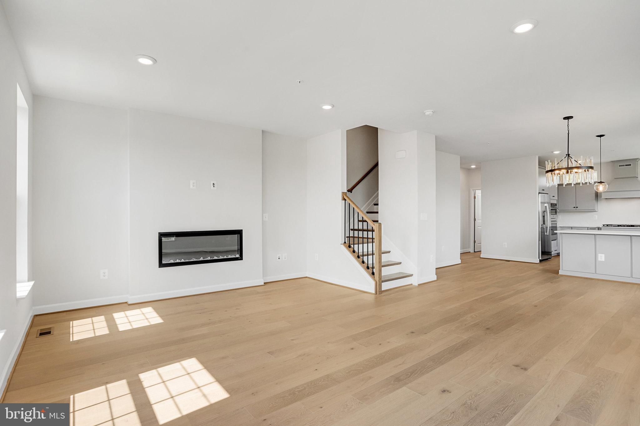 POTOMAC OVERLOOK - Residential