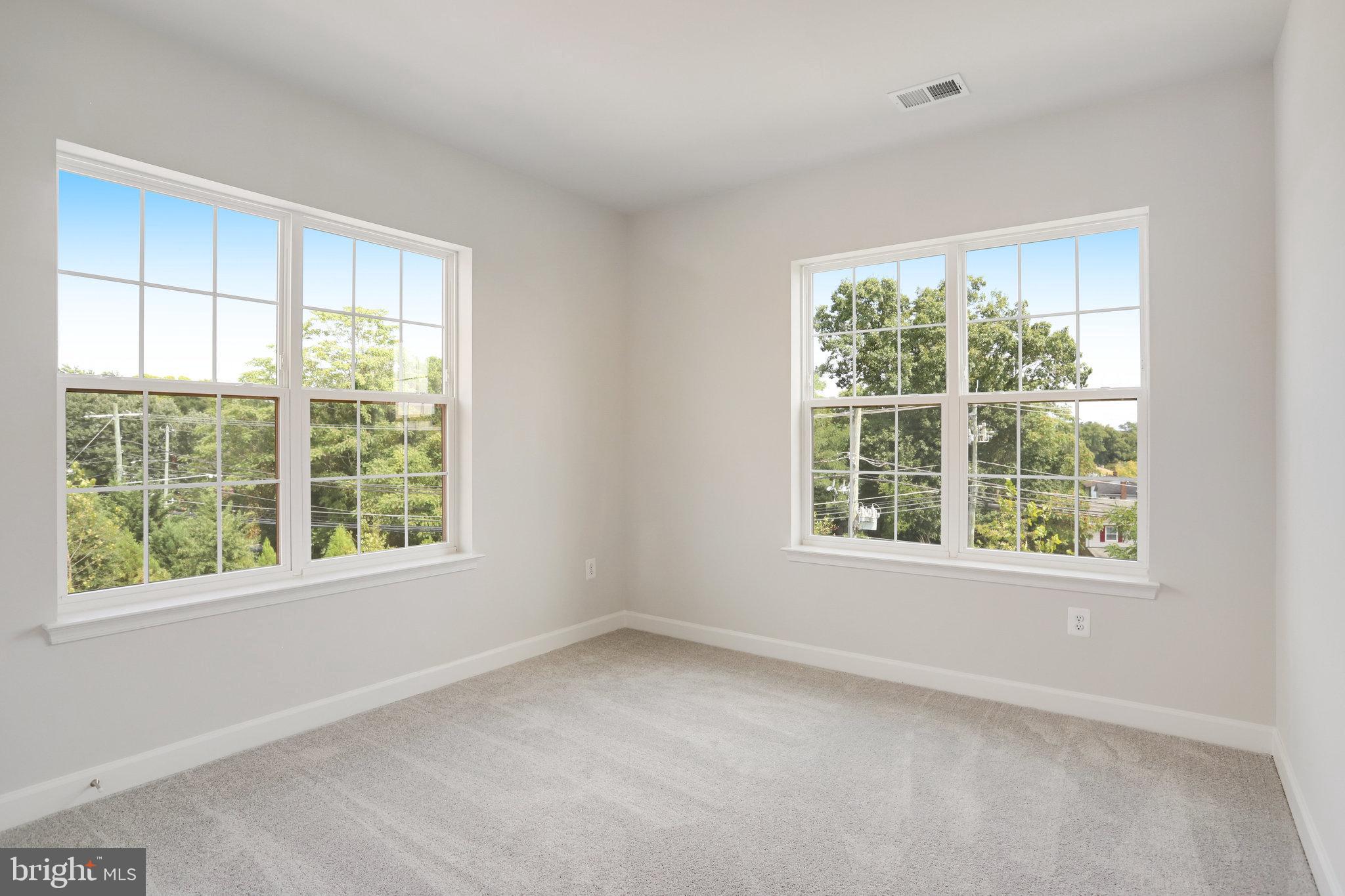 POTOMAC OVERLOOK - Residential