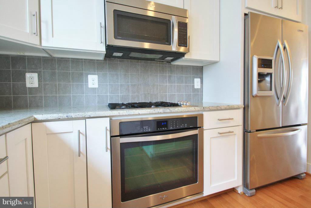 OLD TOWN COMMONS - Residential Lease