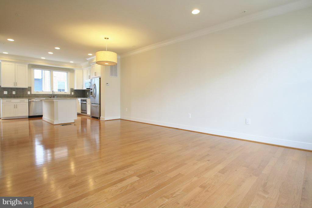 OLD TOWN COMMONS - Residential Lease