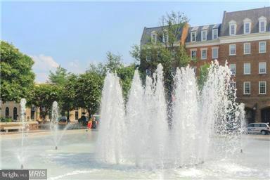 OLD TOWN COMMONS - Residential Lease