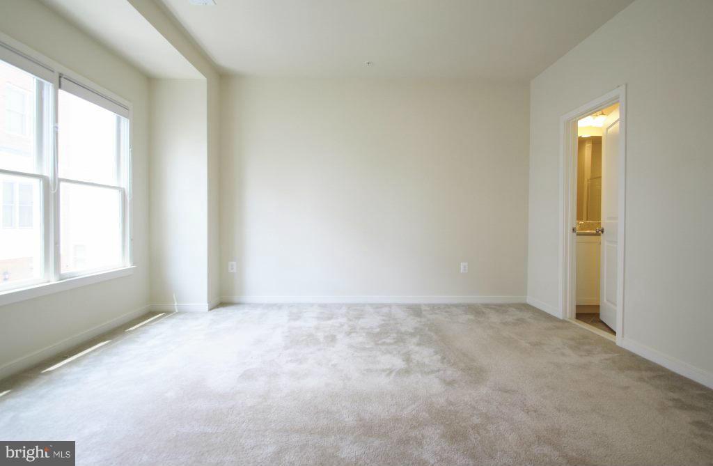 OLD TOWN COMMONS - Residential Lease