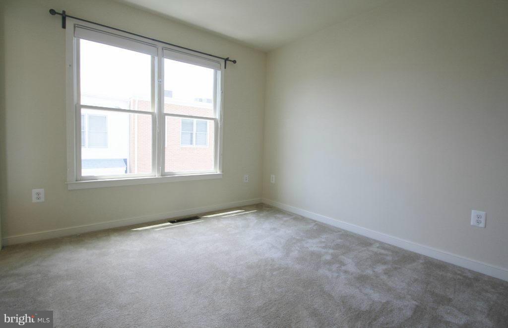 OLD TOWN COMMONS - Residential Lease