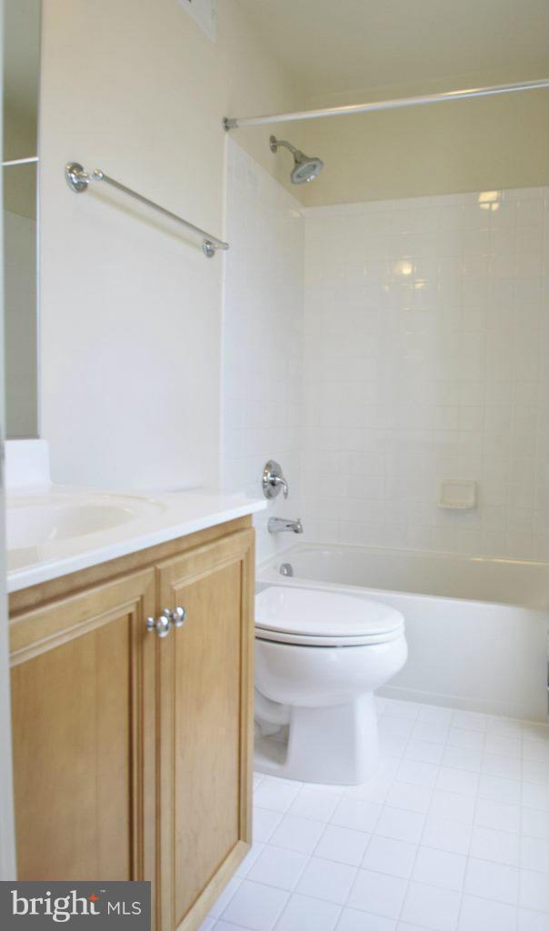 OLD TOWN COMMONS - Residential Lease