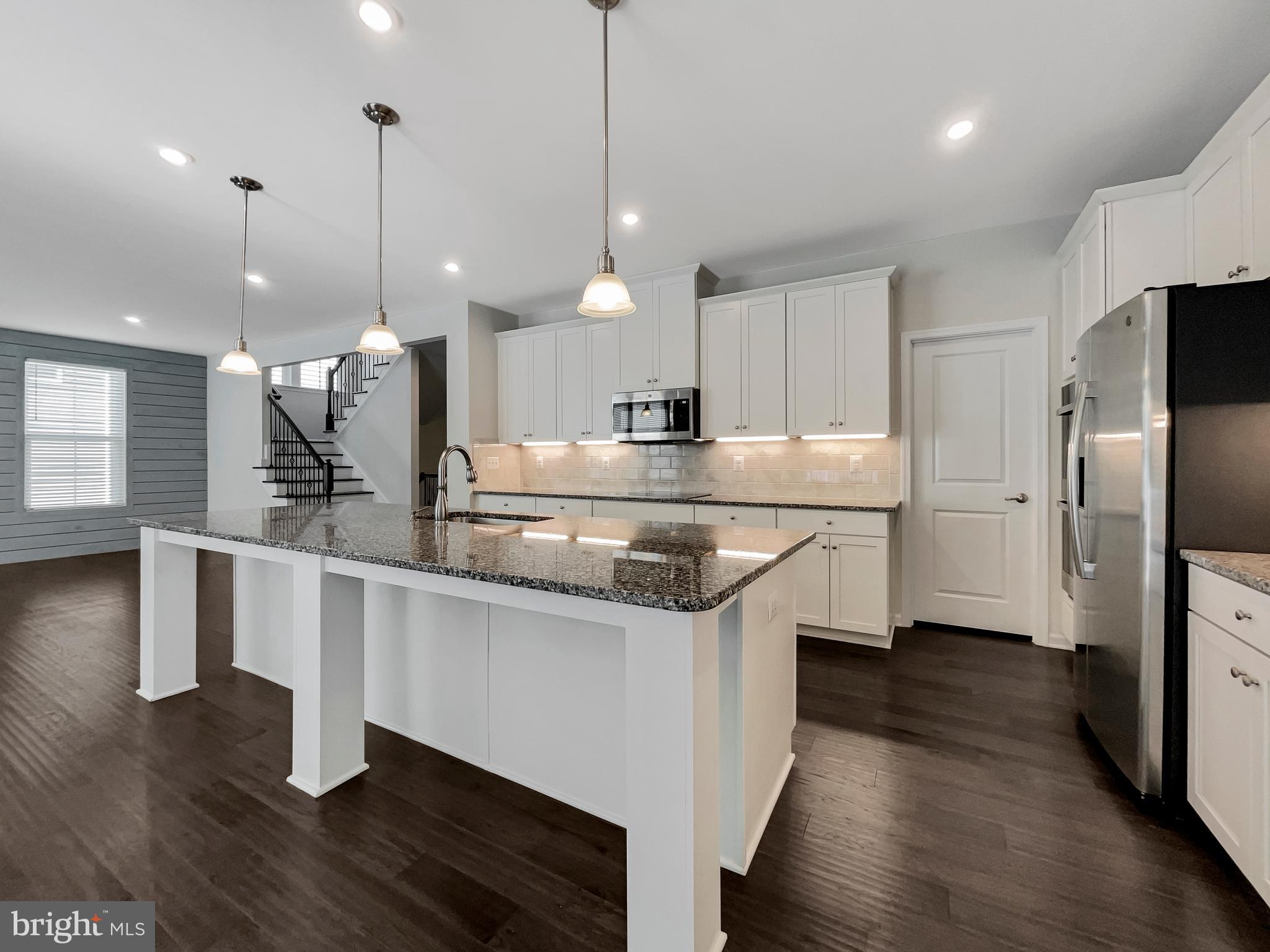 MAY'S QUARTER - Residential