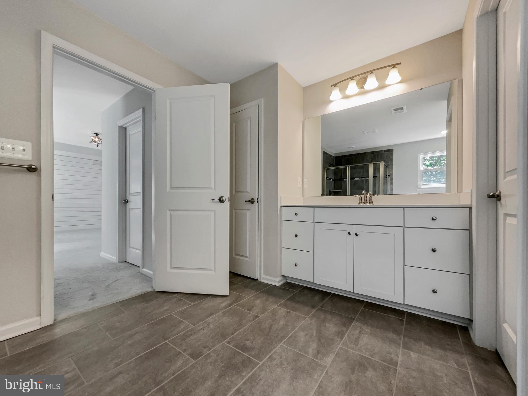 MAY'S QUARTER - Residential