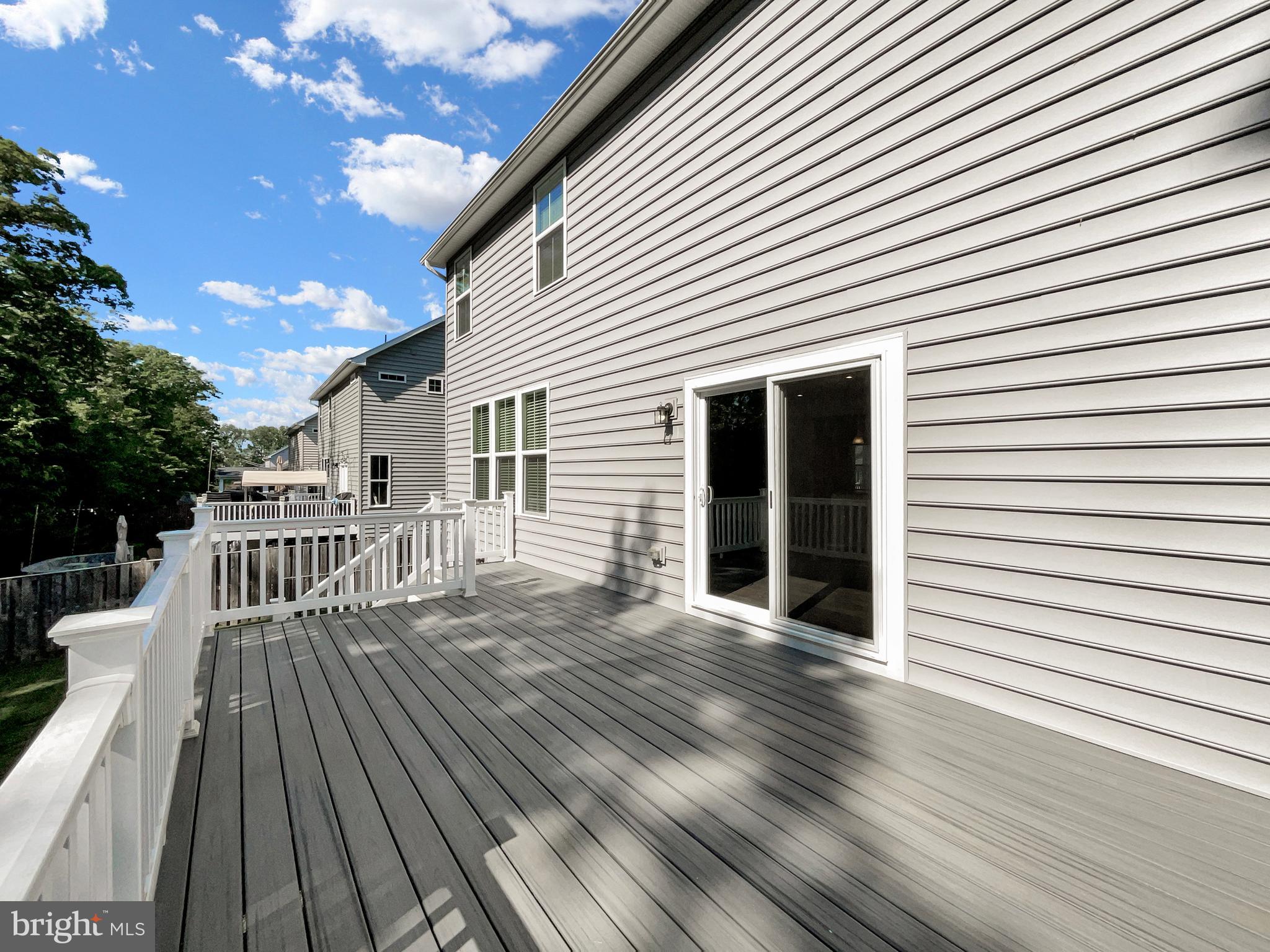 MAY'S QUARTER - Residential