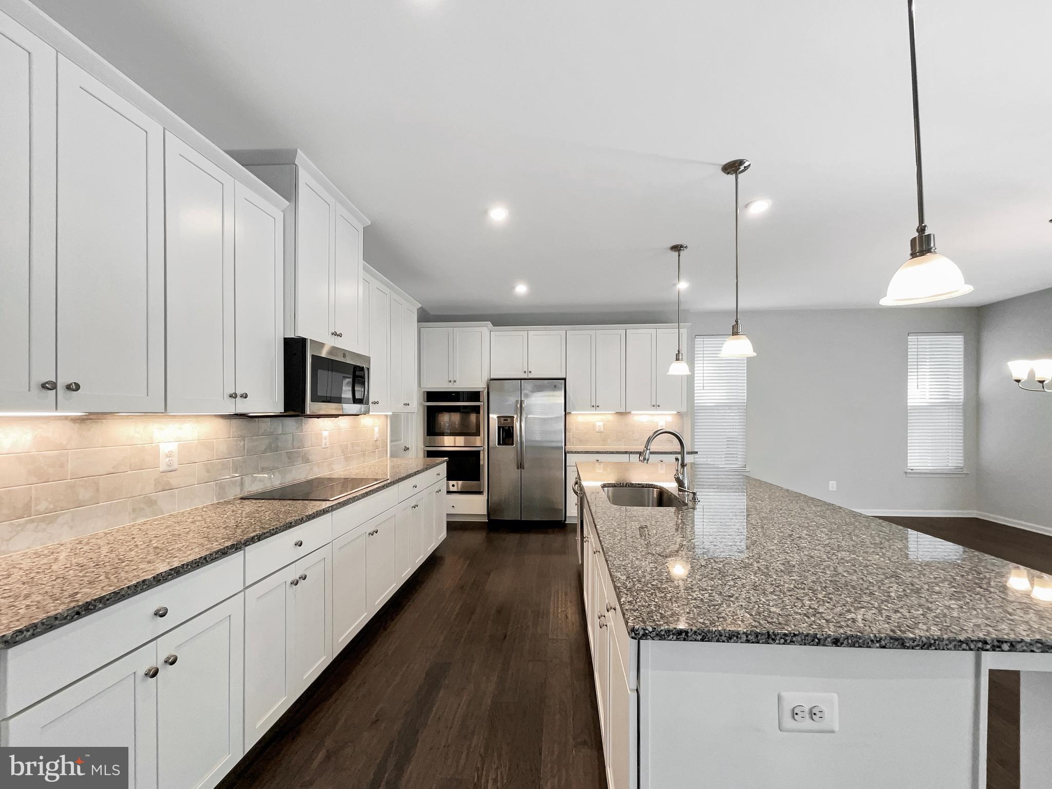 MAY'S QUARTER - Residential