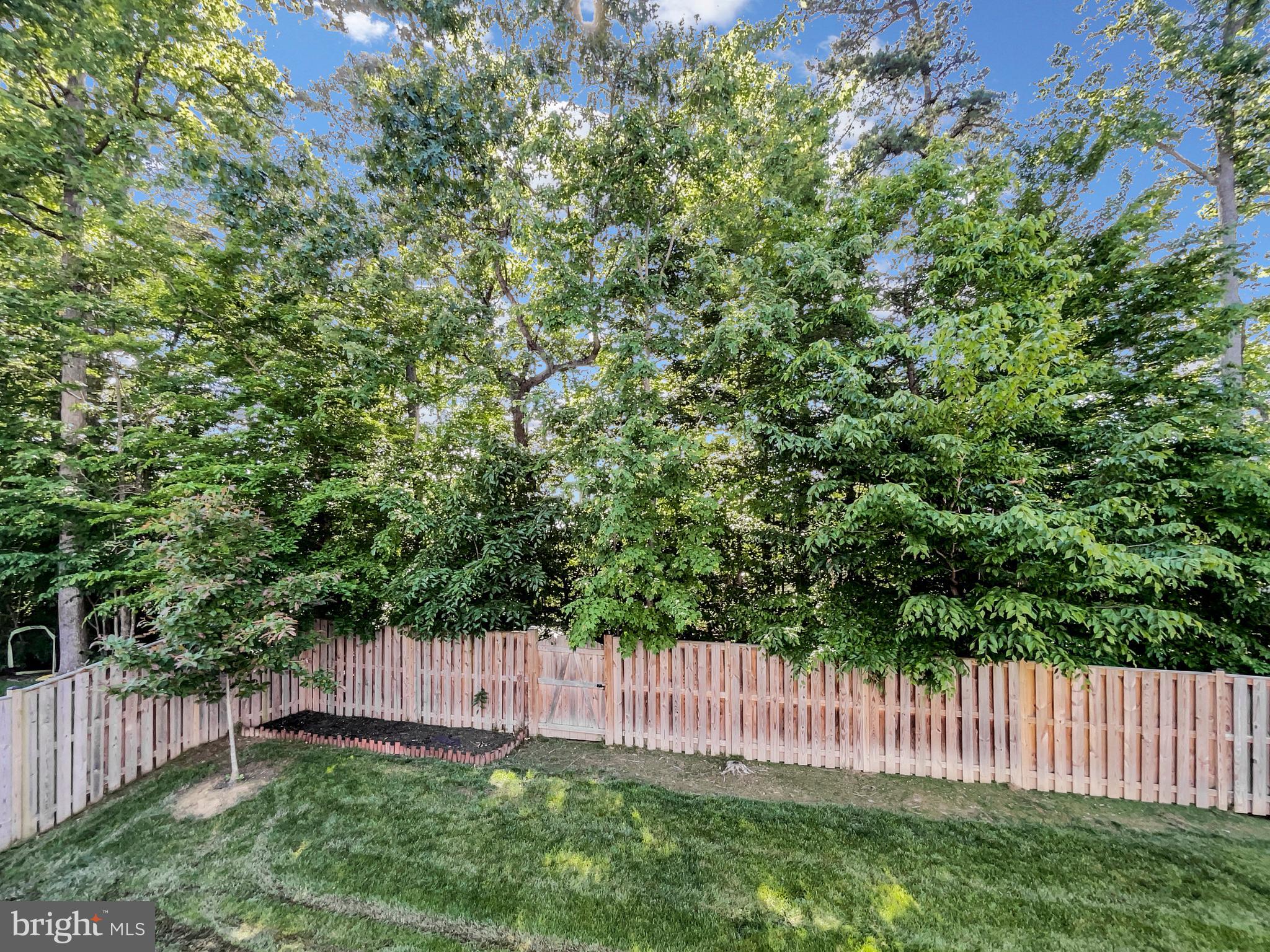 MAY'S QUARTER - Residential