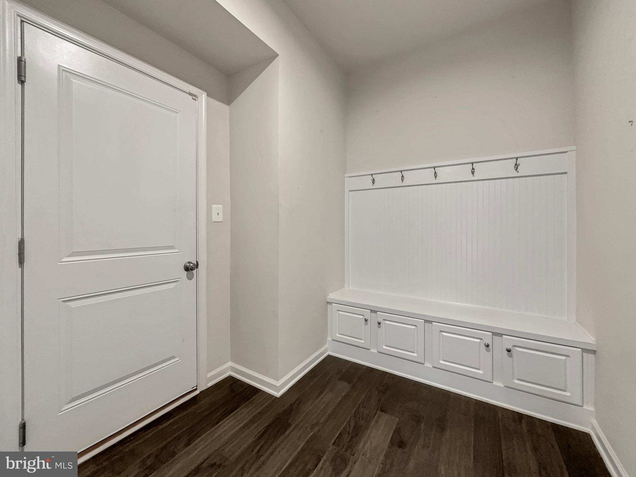 MAY'S QUARTER - Residential