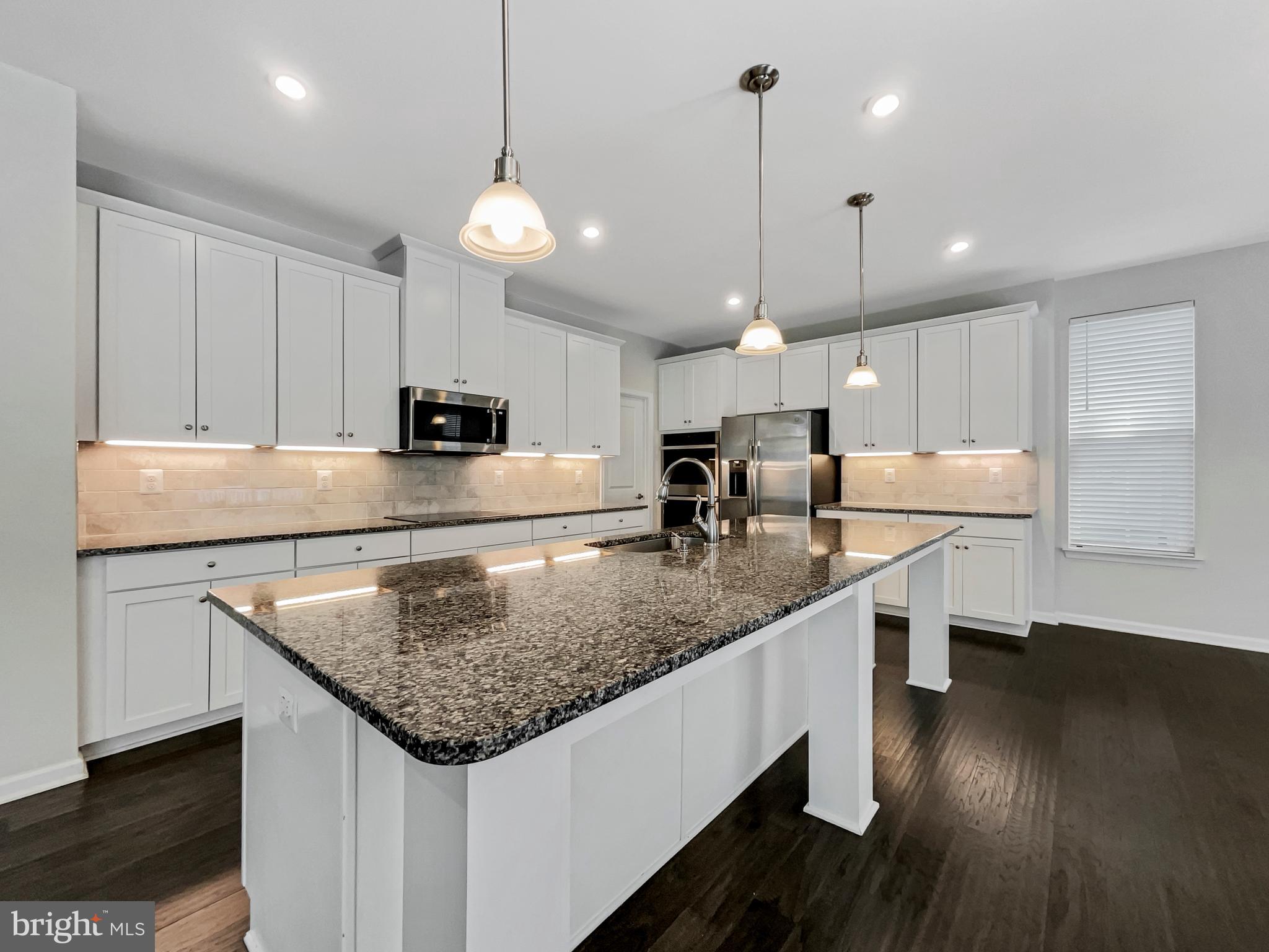 MAY'S QUARTER - Residential