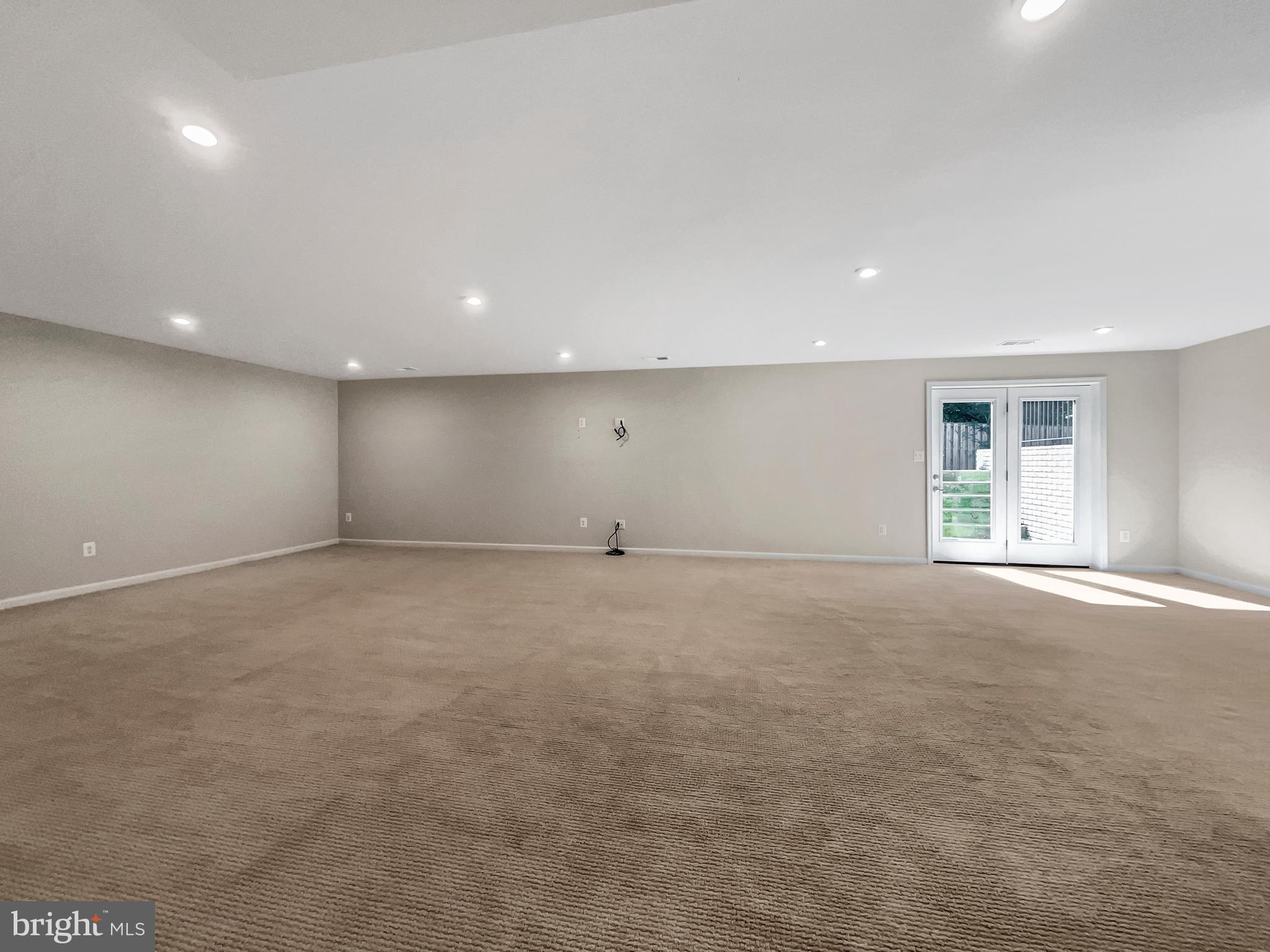 MAY'S QUARTER - Residential