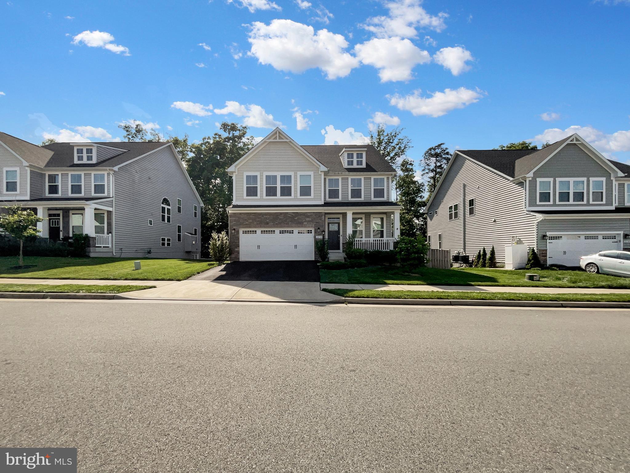 MAY'S QUARTER - Residential