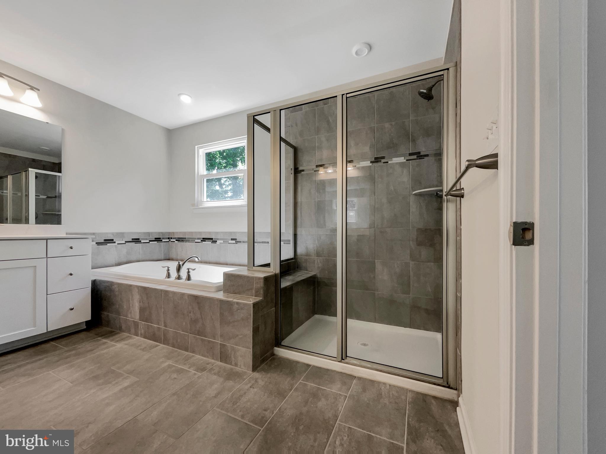 MAY'S QUARTER - Residential